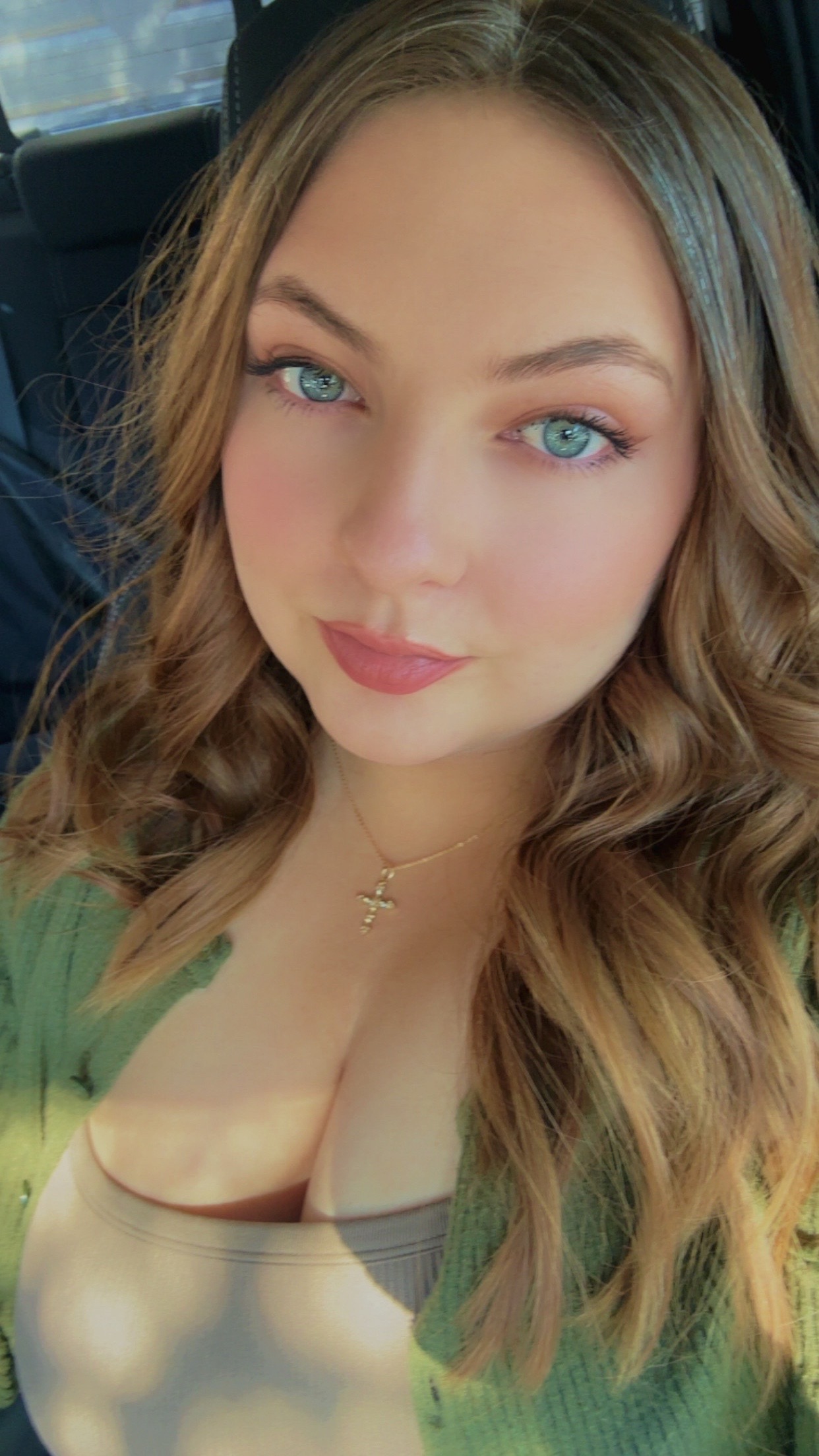 @CourtneyC23_