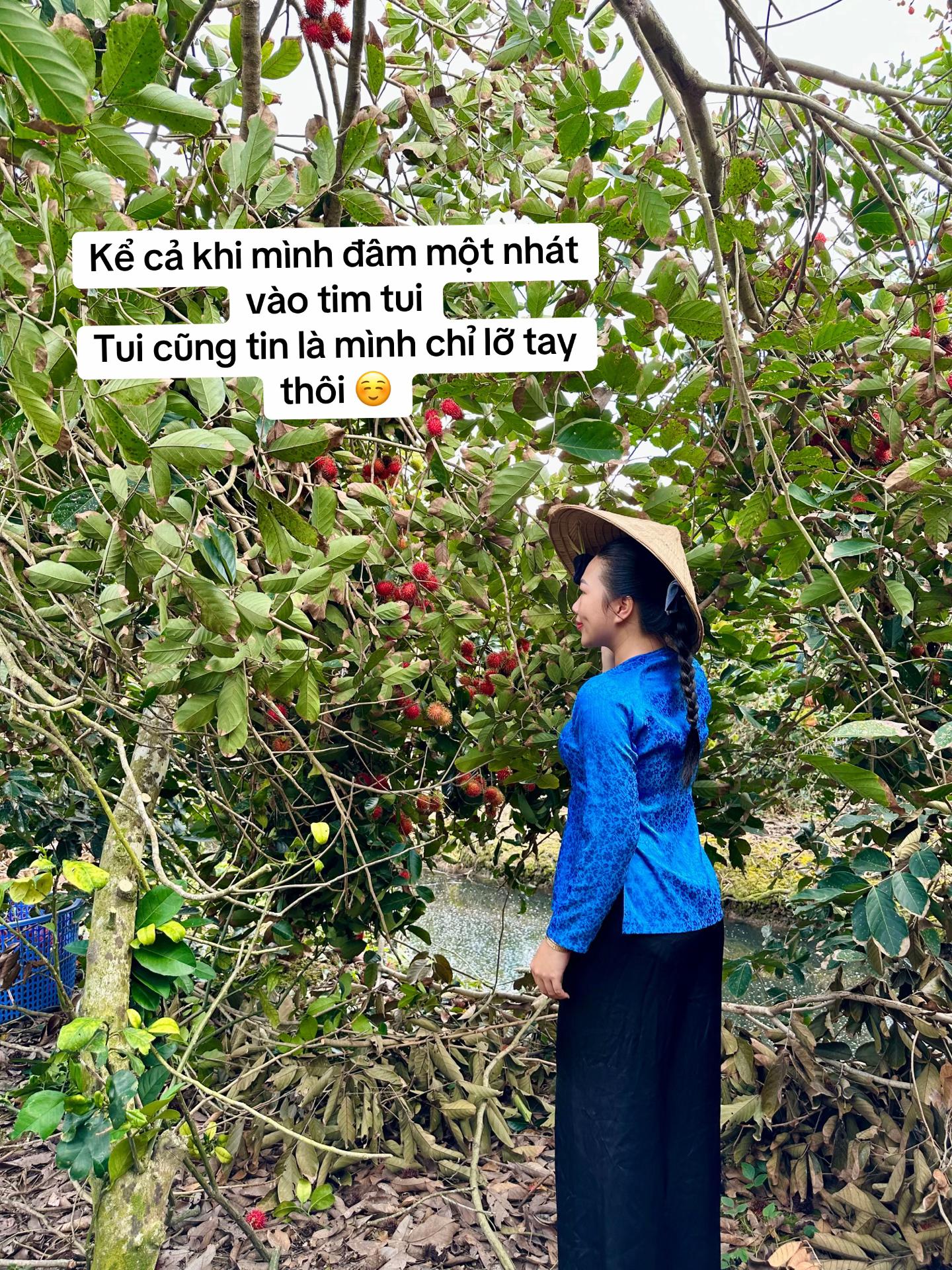 @Bé bán cơm gà 🍗