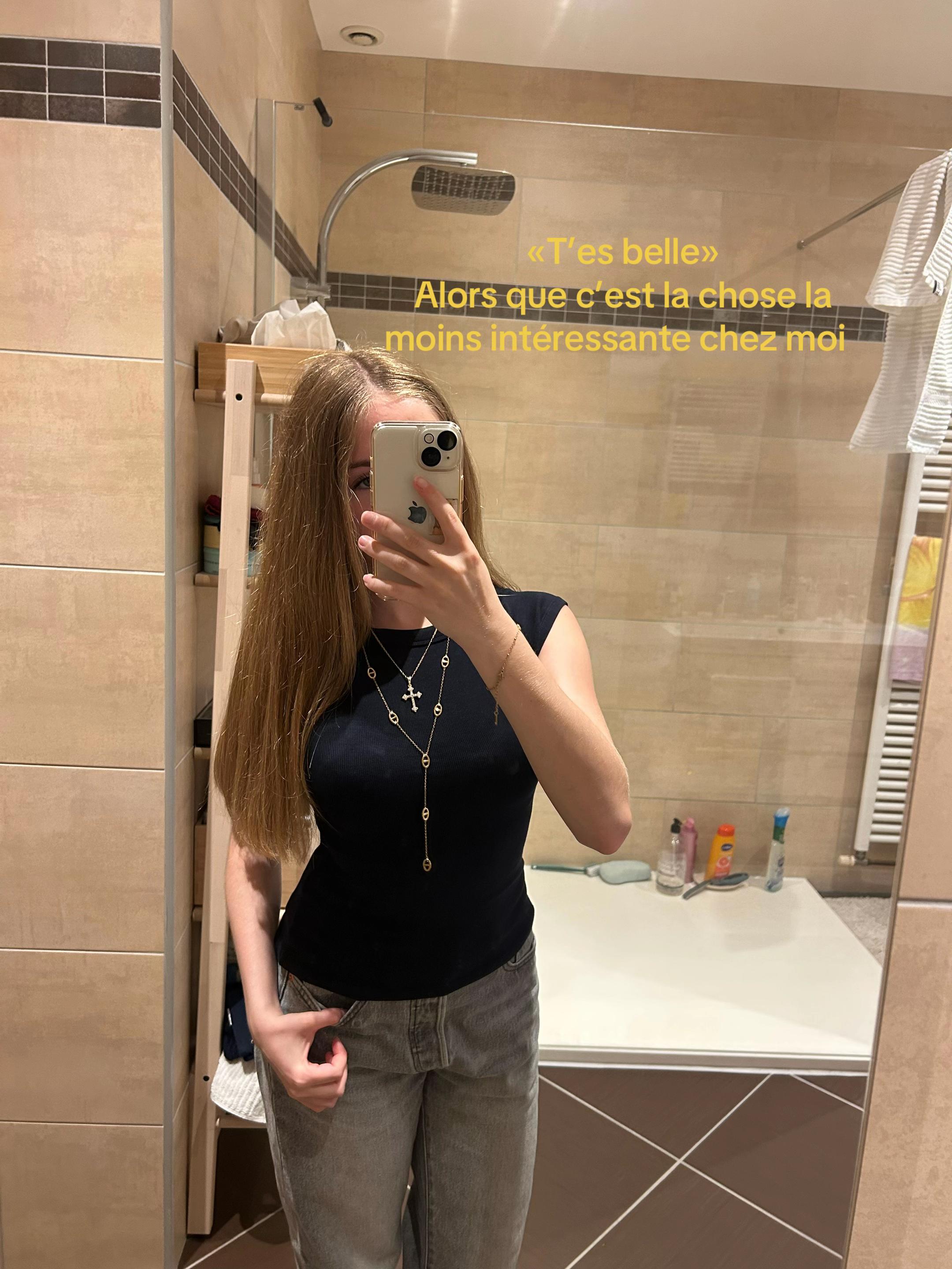 @Lolaโ