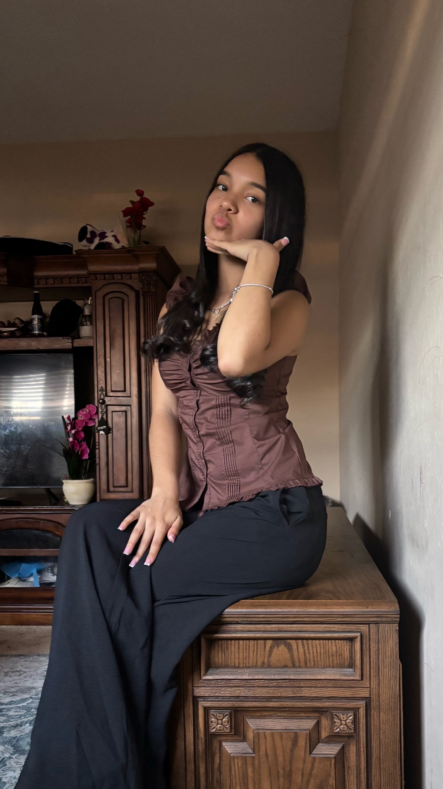 @valeslife_