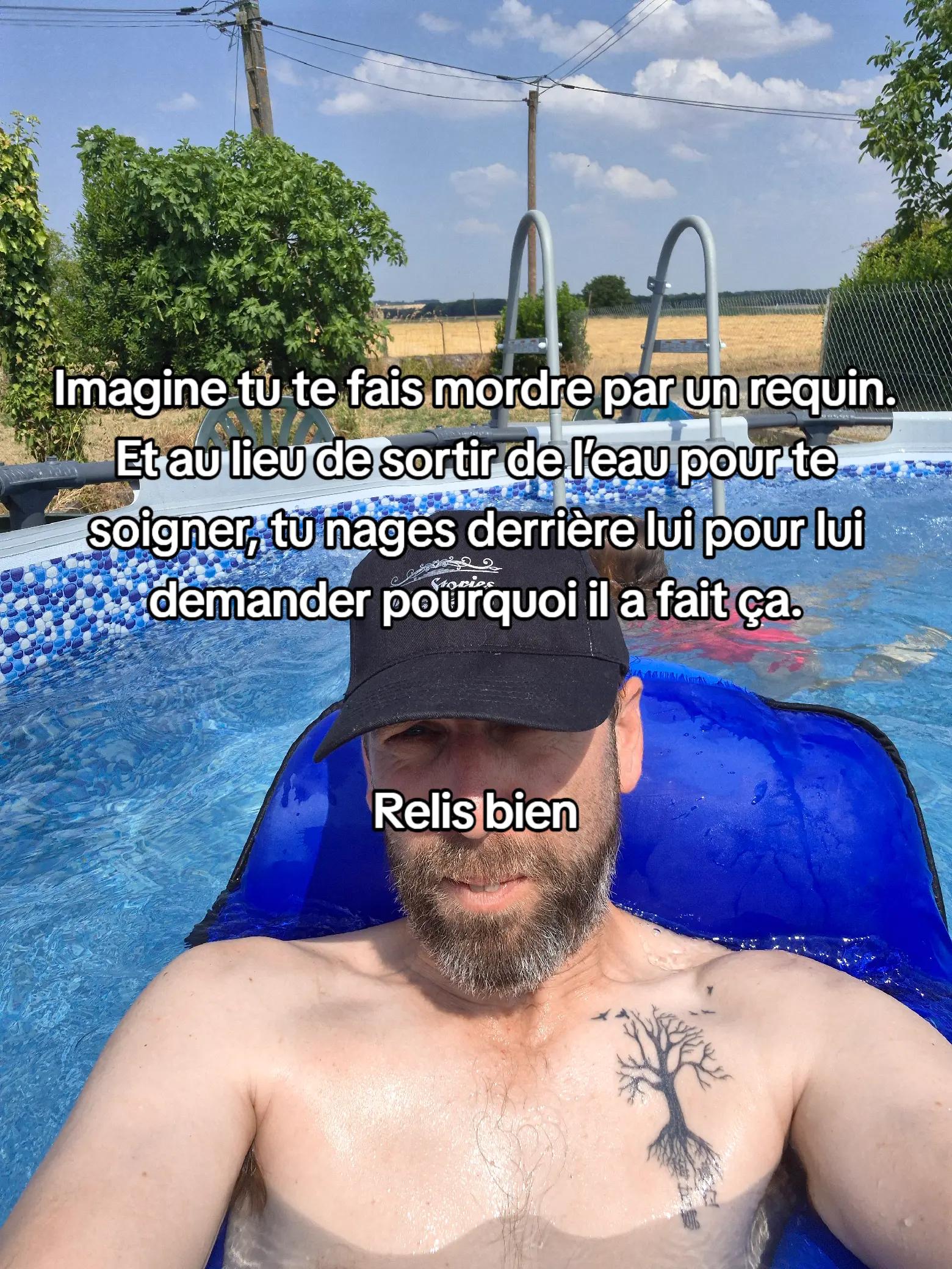 @un homme debout
