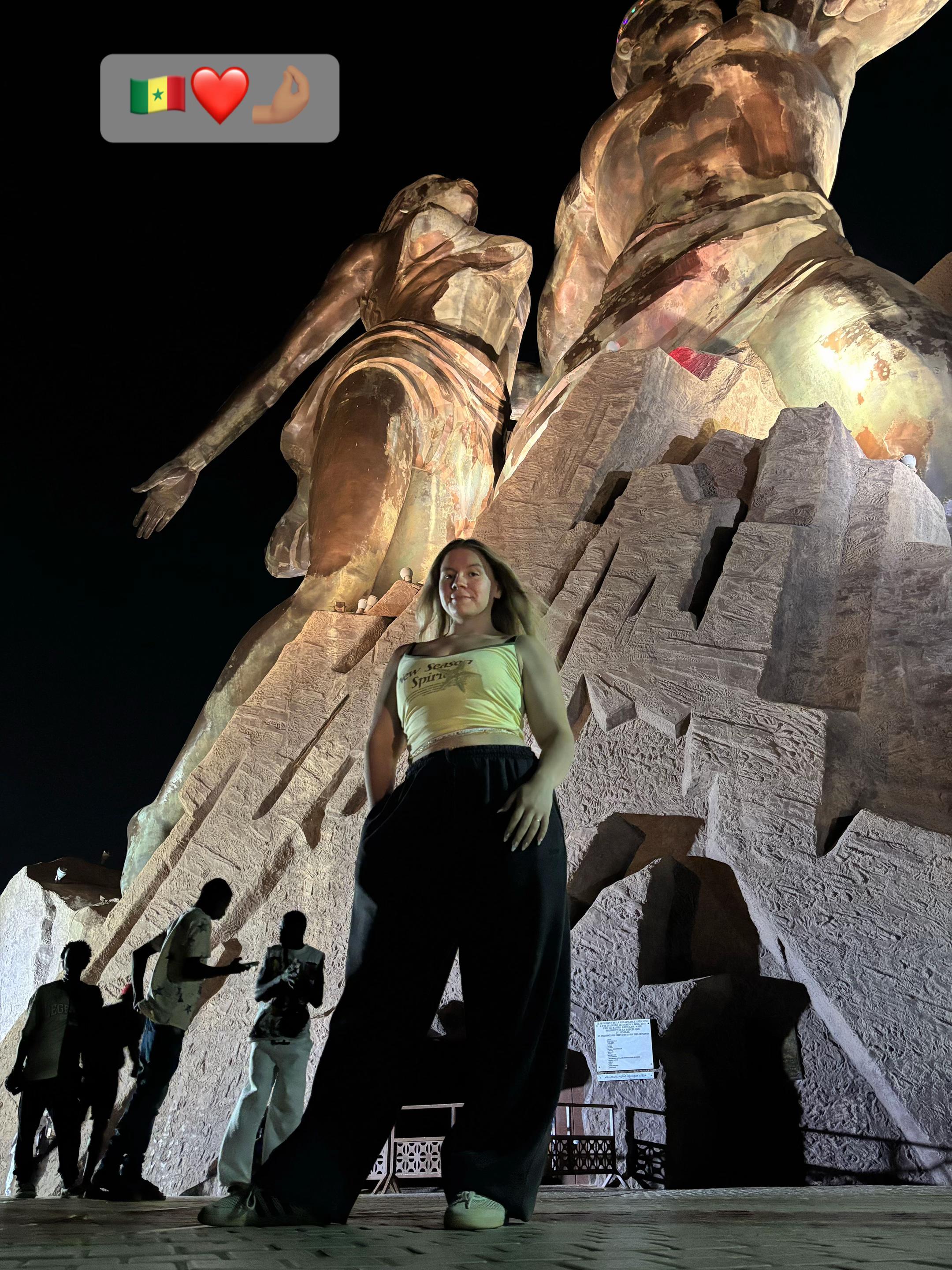 @Laura🇸🇳🇫🇷