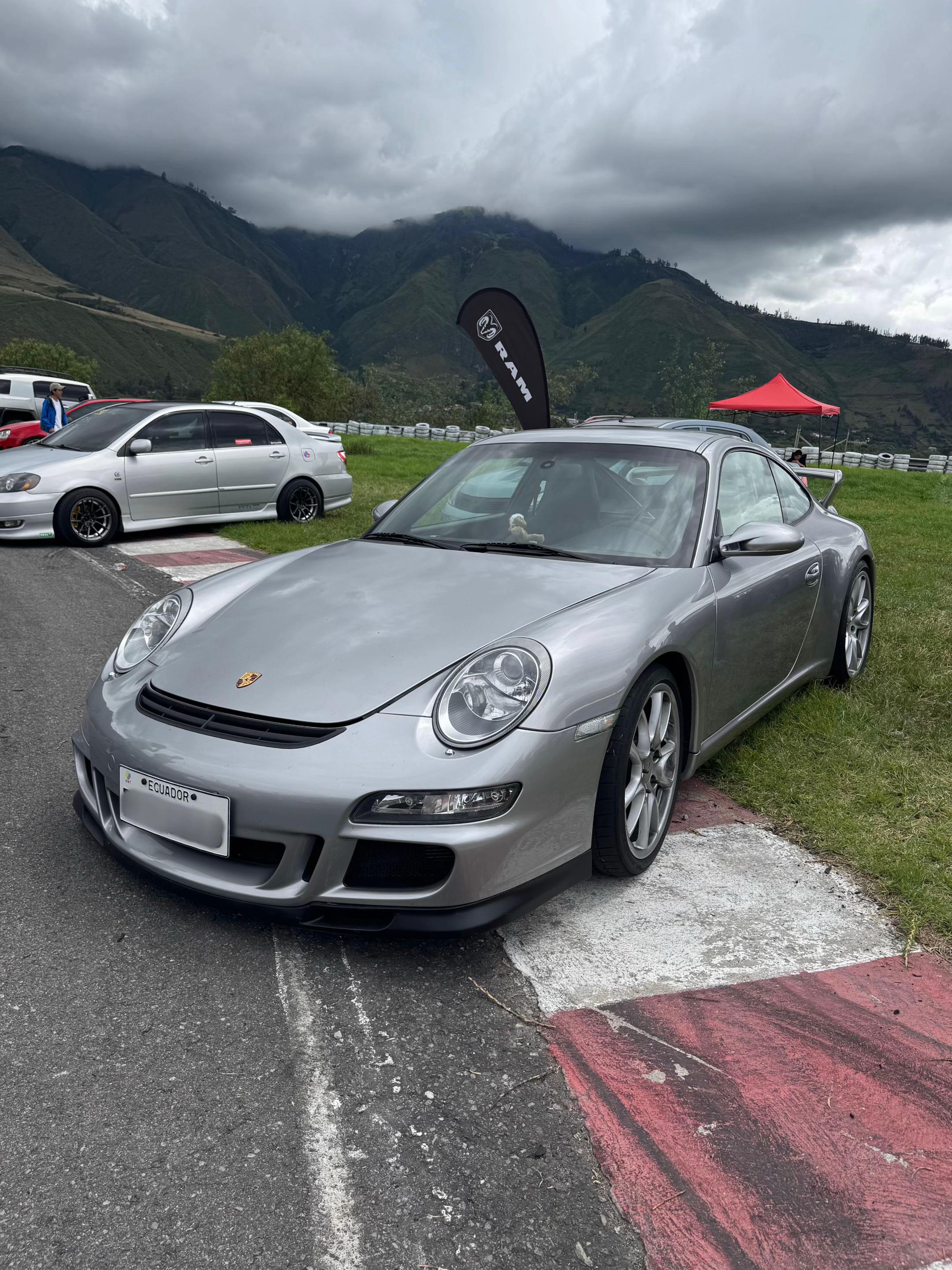 @Luxury Cars Ecuador