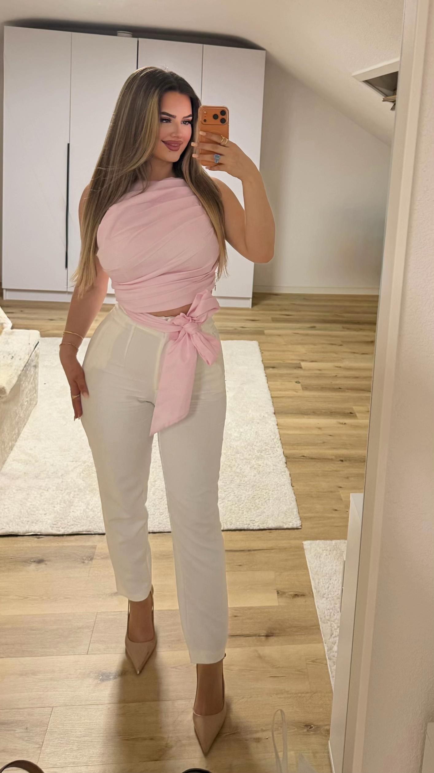 @Elisa
