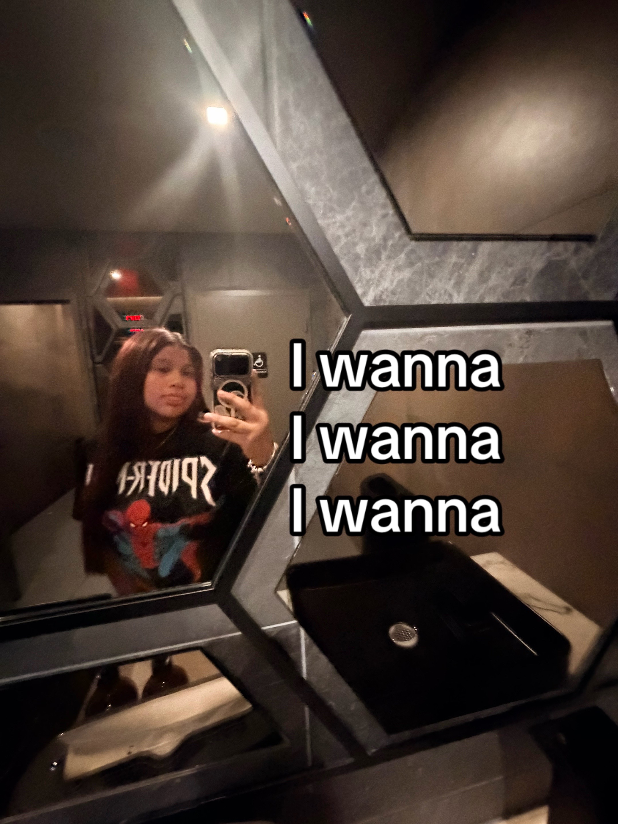 @𝓜✰