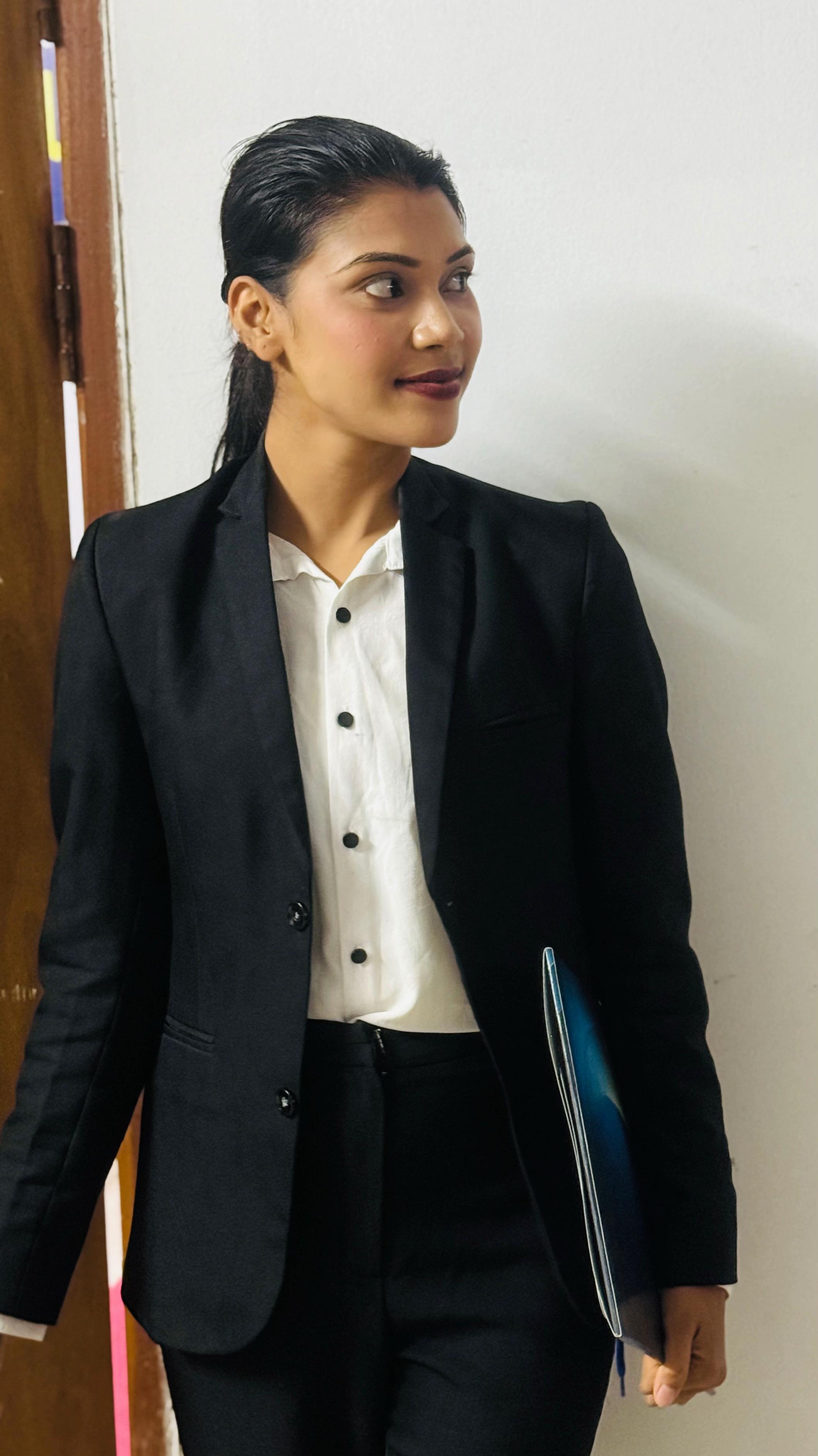 @👩&zwj;🎓⚖️Arshi +(আরু)⚖️🎓