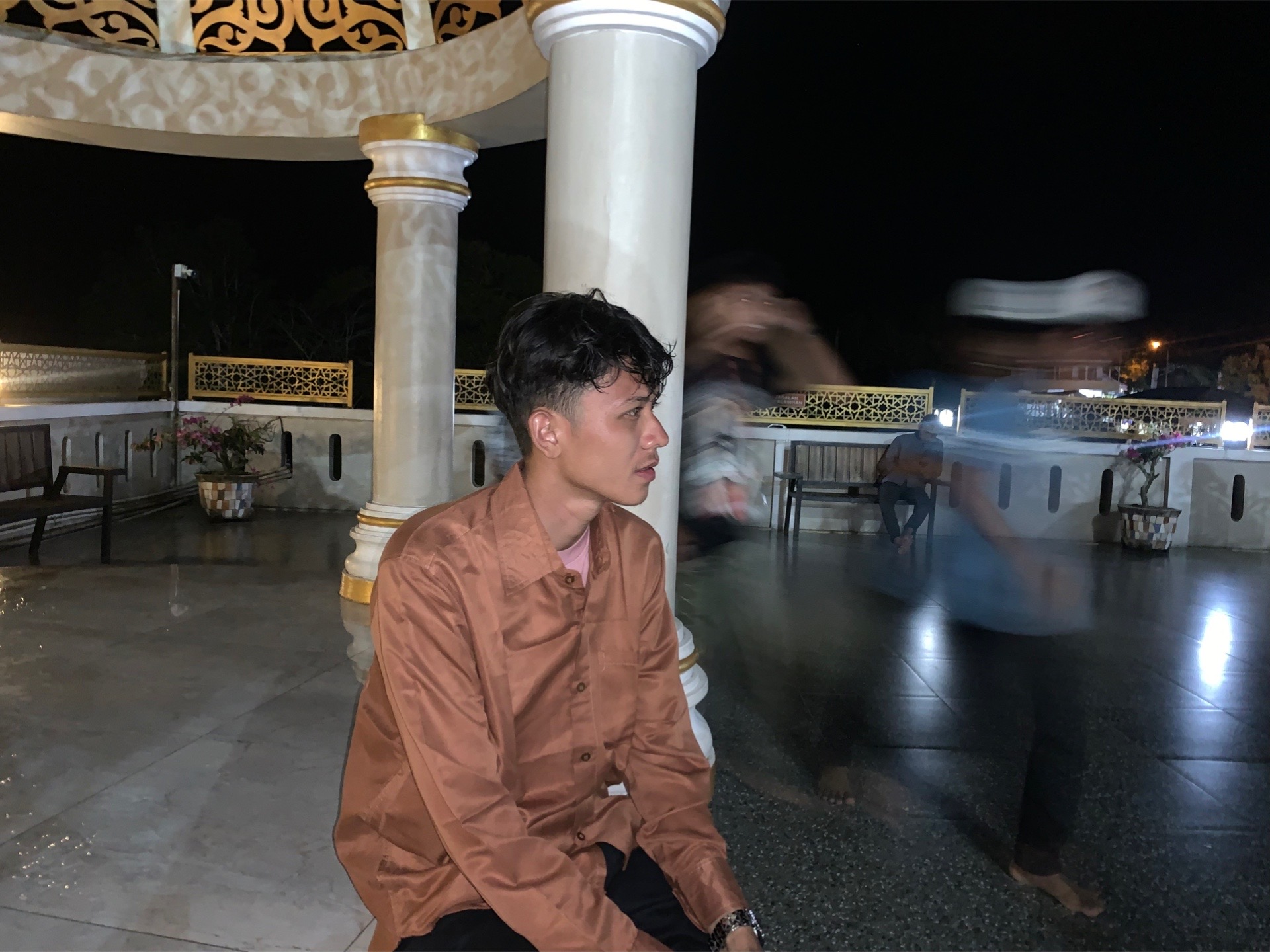 @Parada M