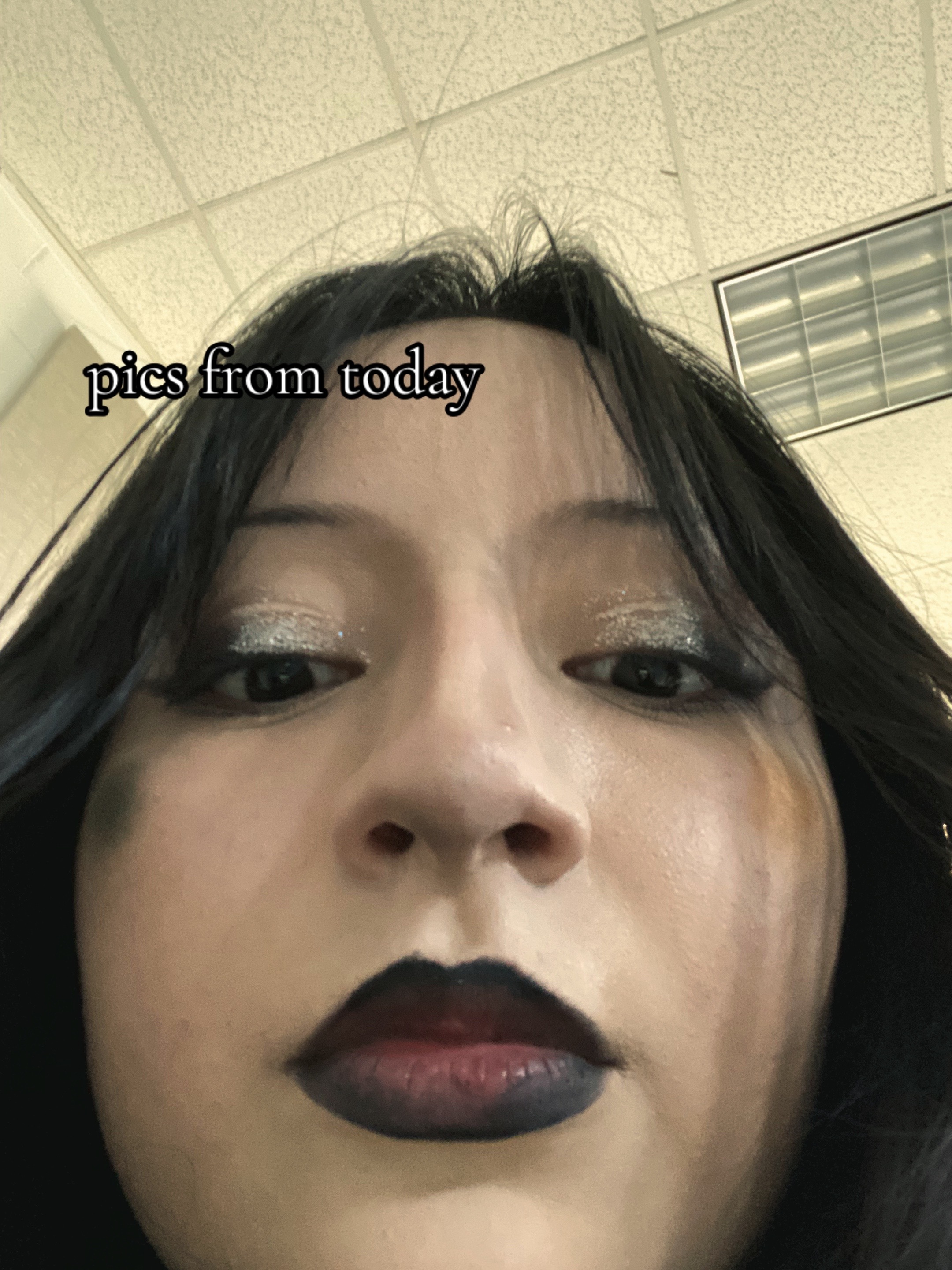 @⃟