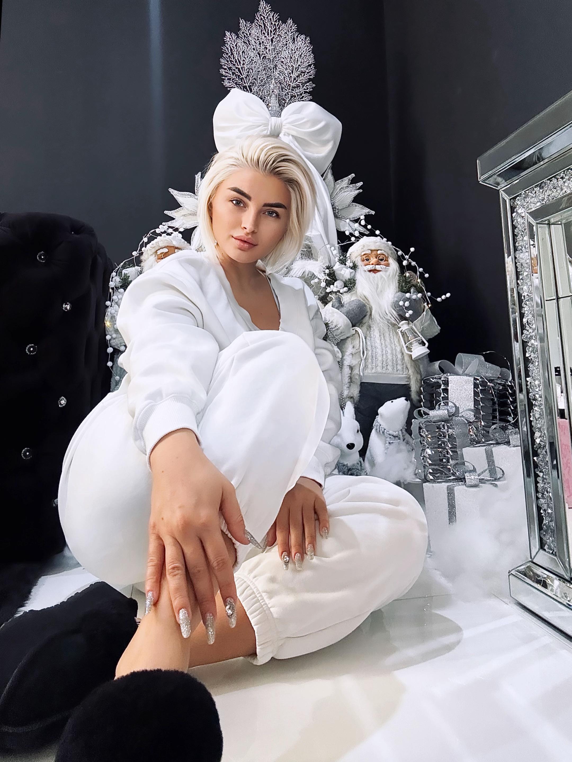 @Adina Elena