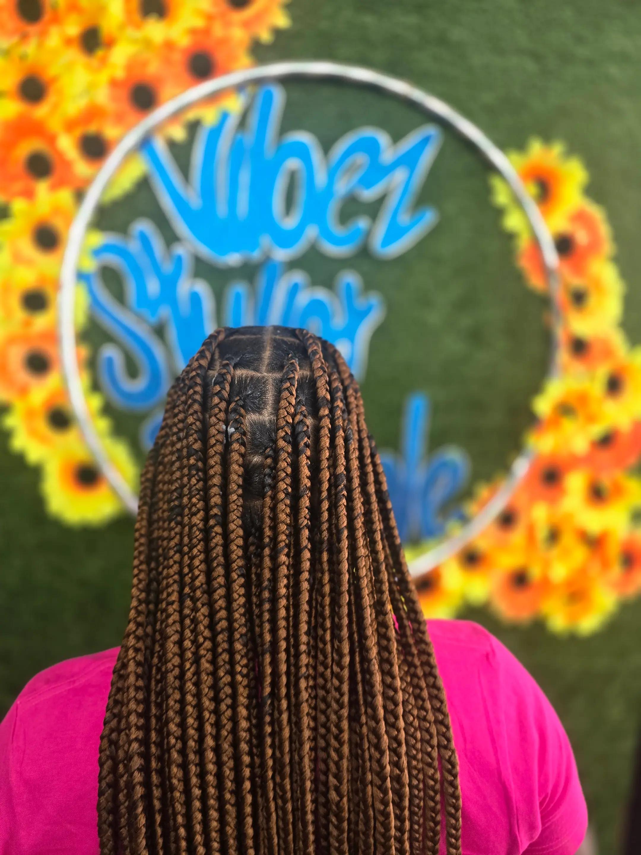 @TheVibezStylistNicole