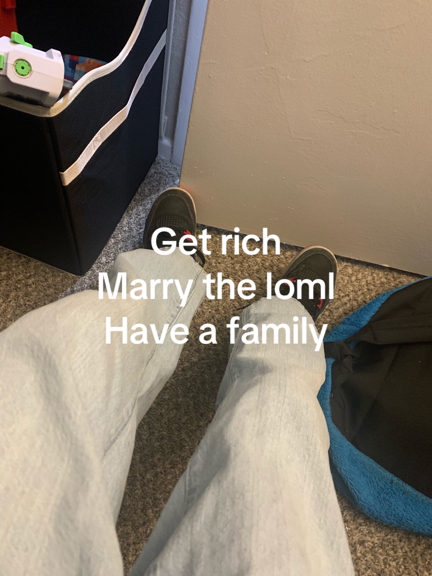 @@...: ʸᵘⁿᵍ ᵇʳᵃᵗᶻ