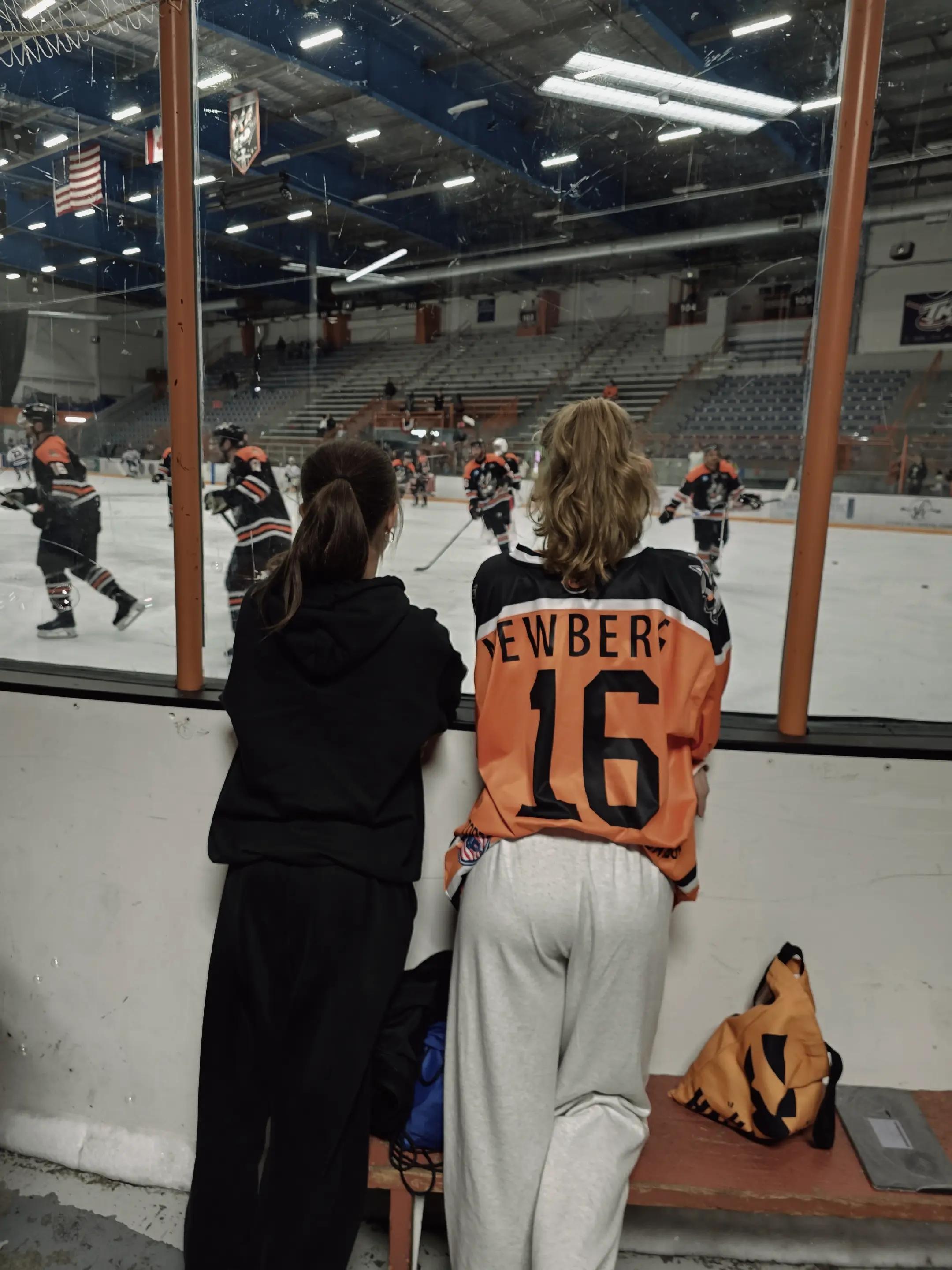 @Tessa🏒🫠