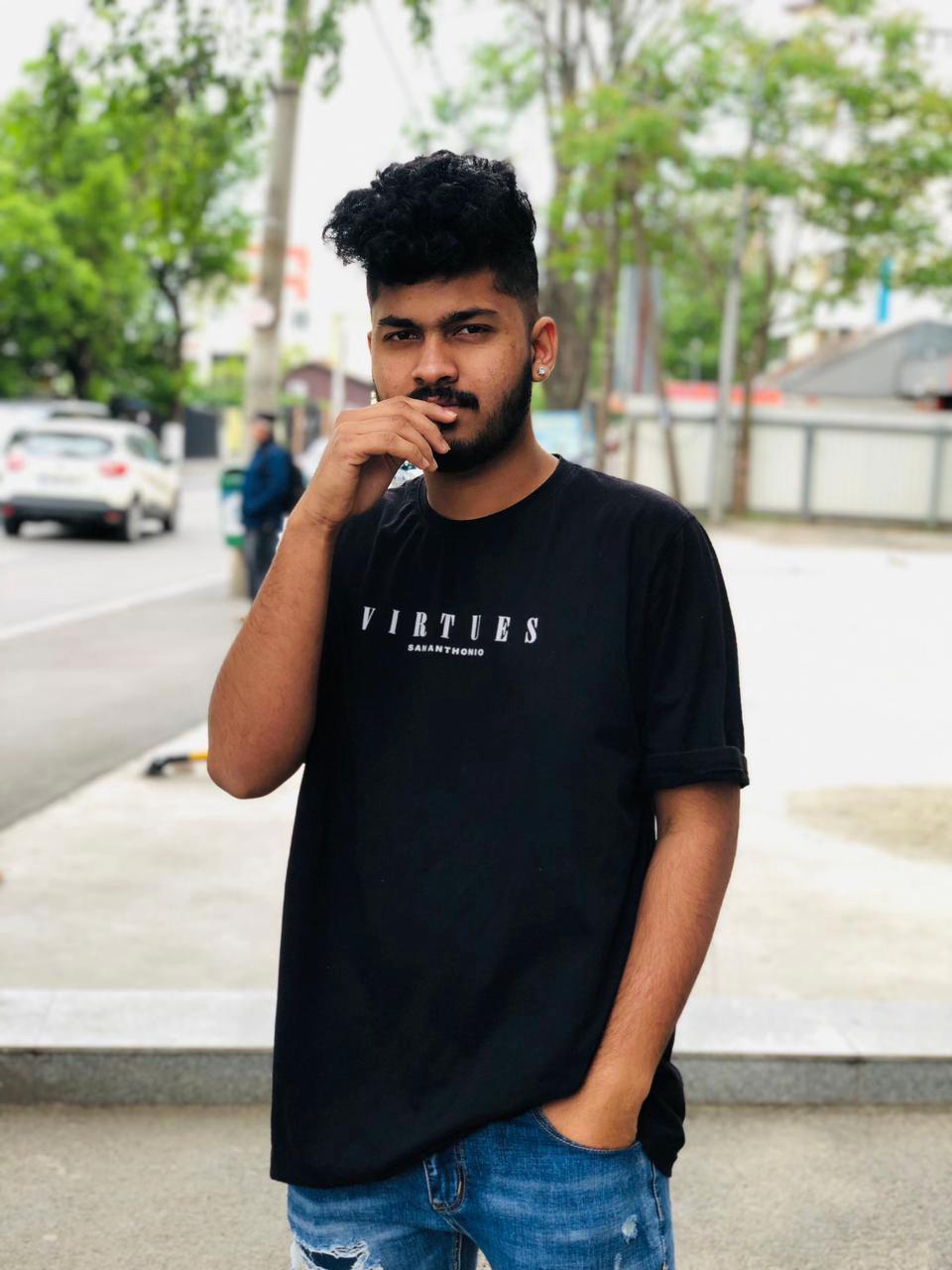 @Thilii 🇱🇰🇫🇷