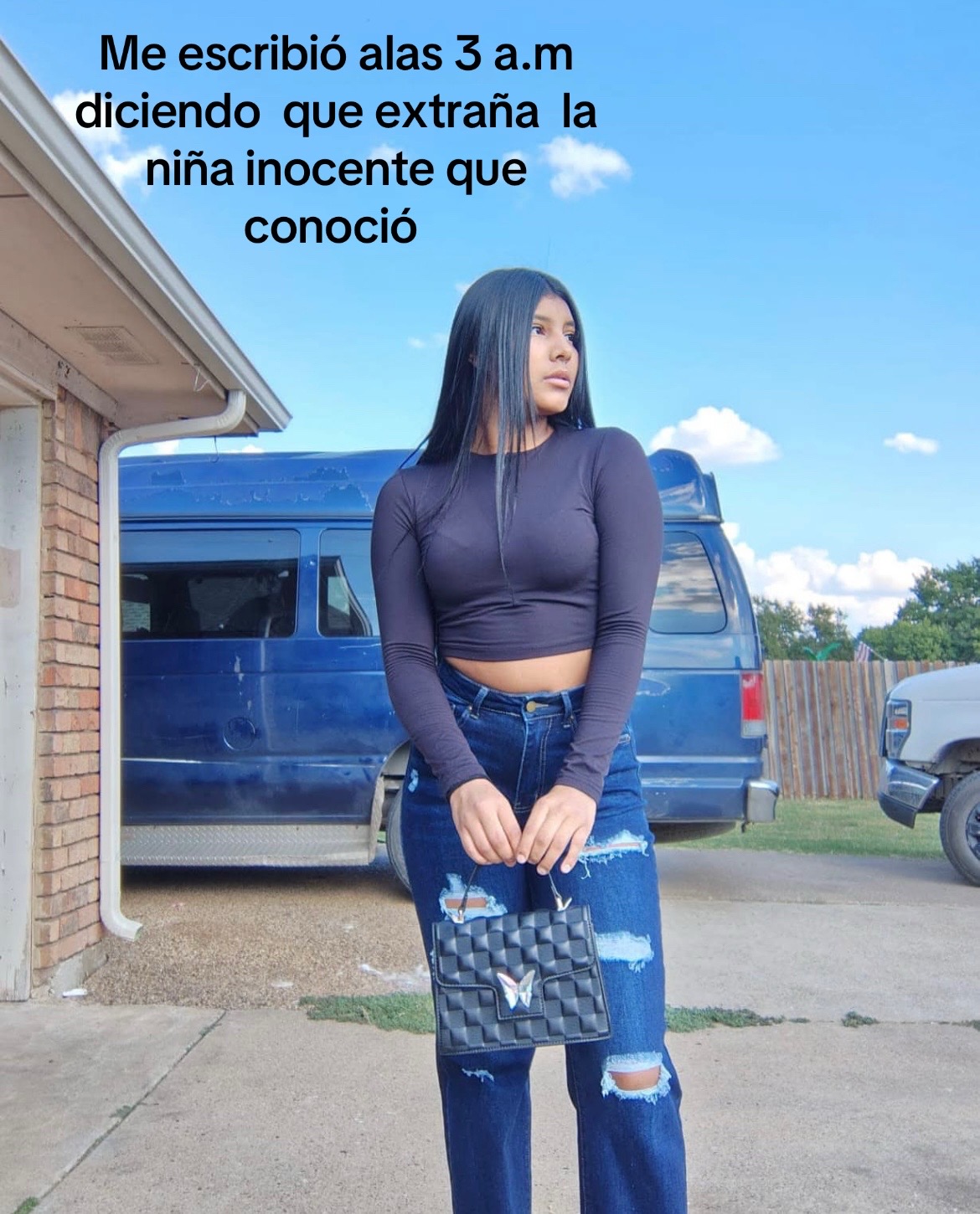 @Alison González