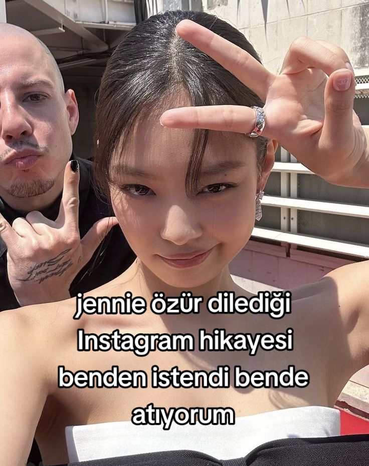 @jisoo hayatır gerisi yalandır