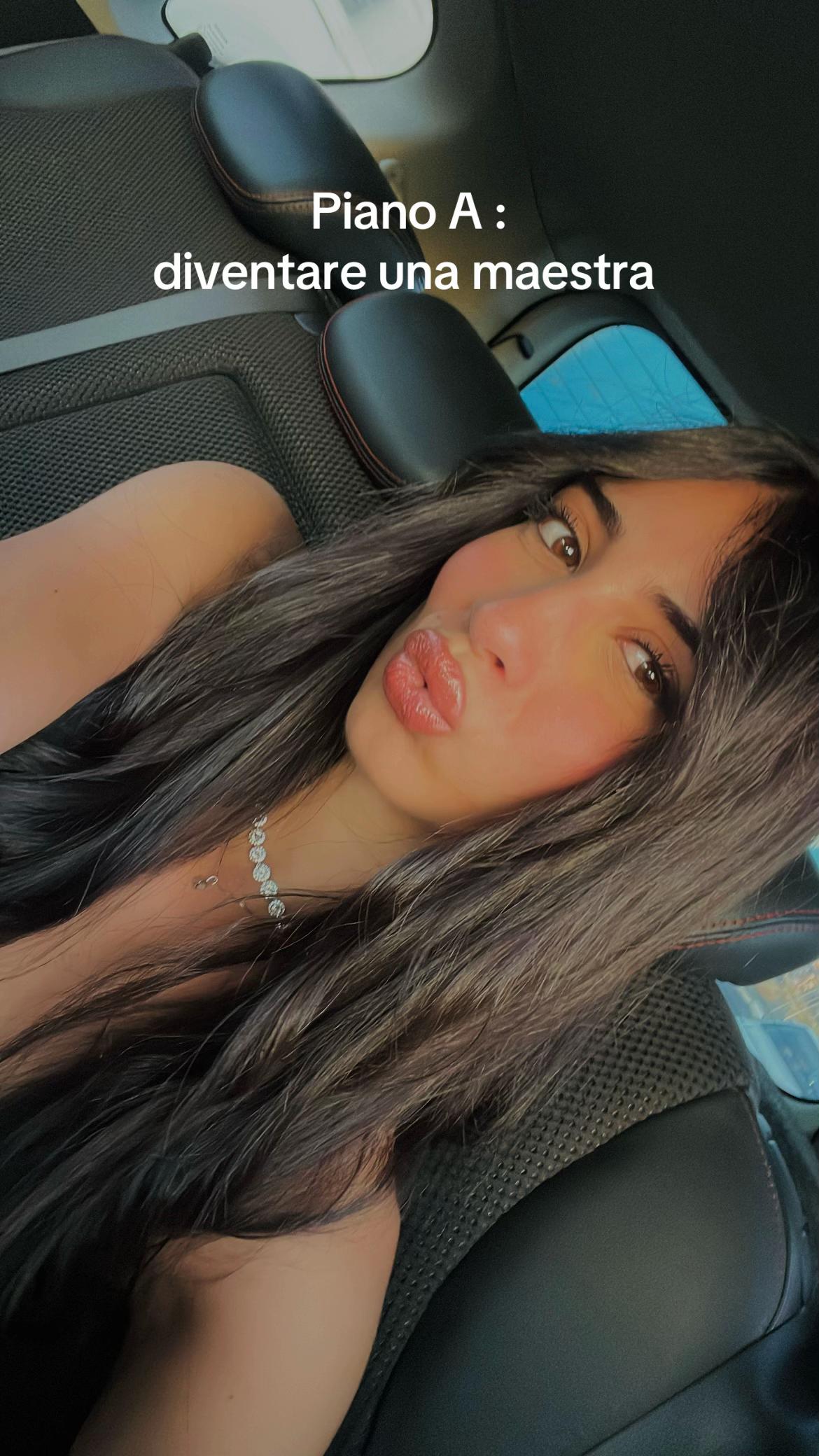 @Frizzii_