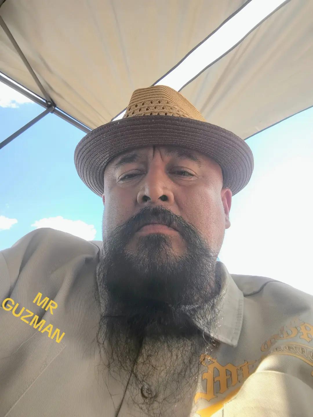 @MISTER GUZMAN