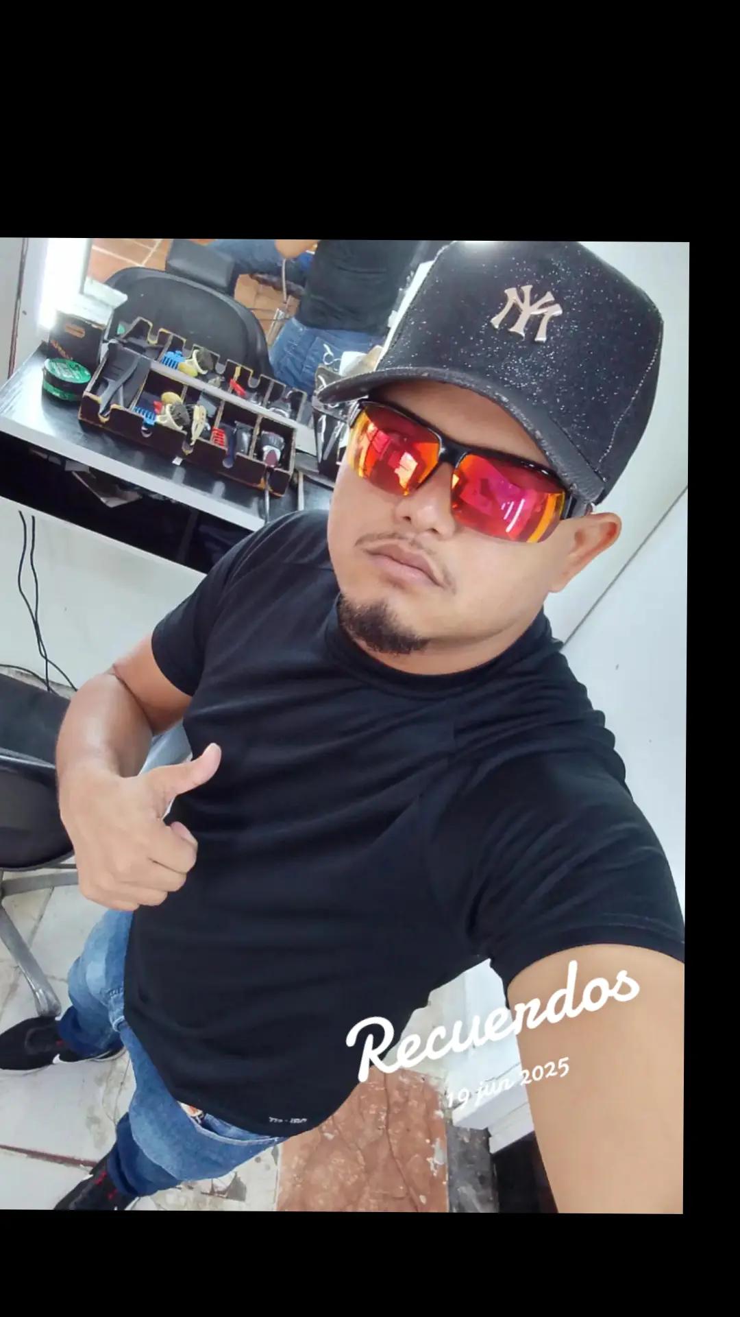 @Alexis Monroy