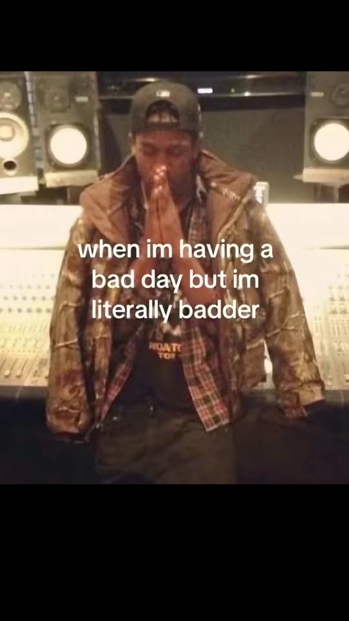 @༯