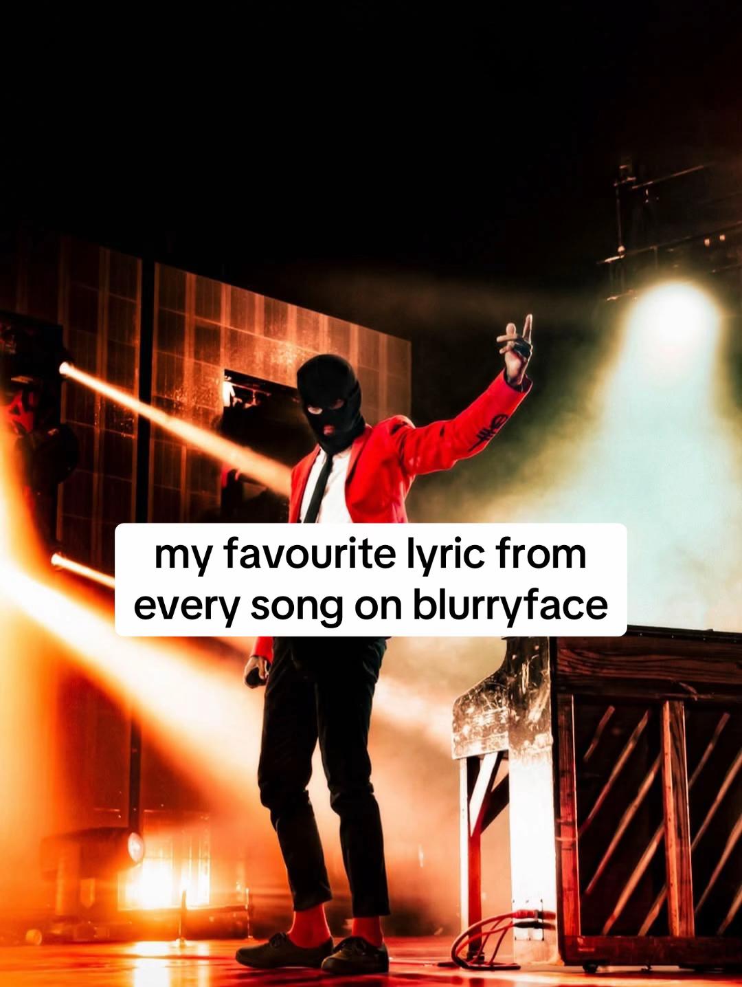 @mia |-/