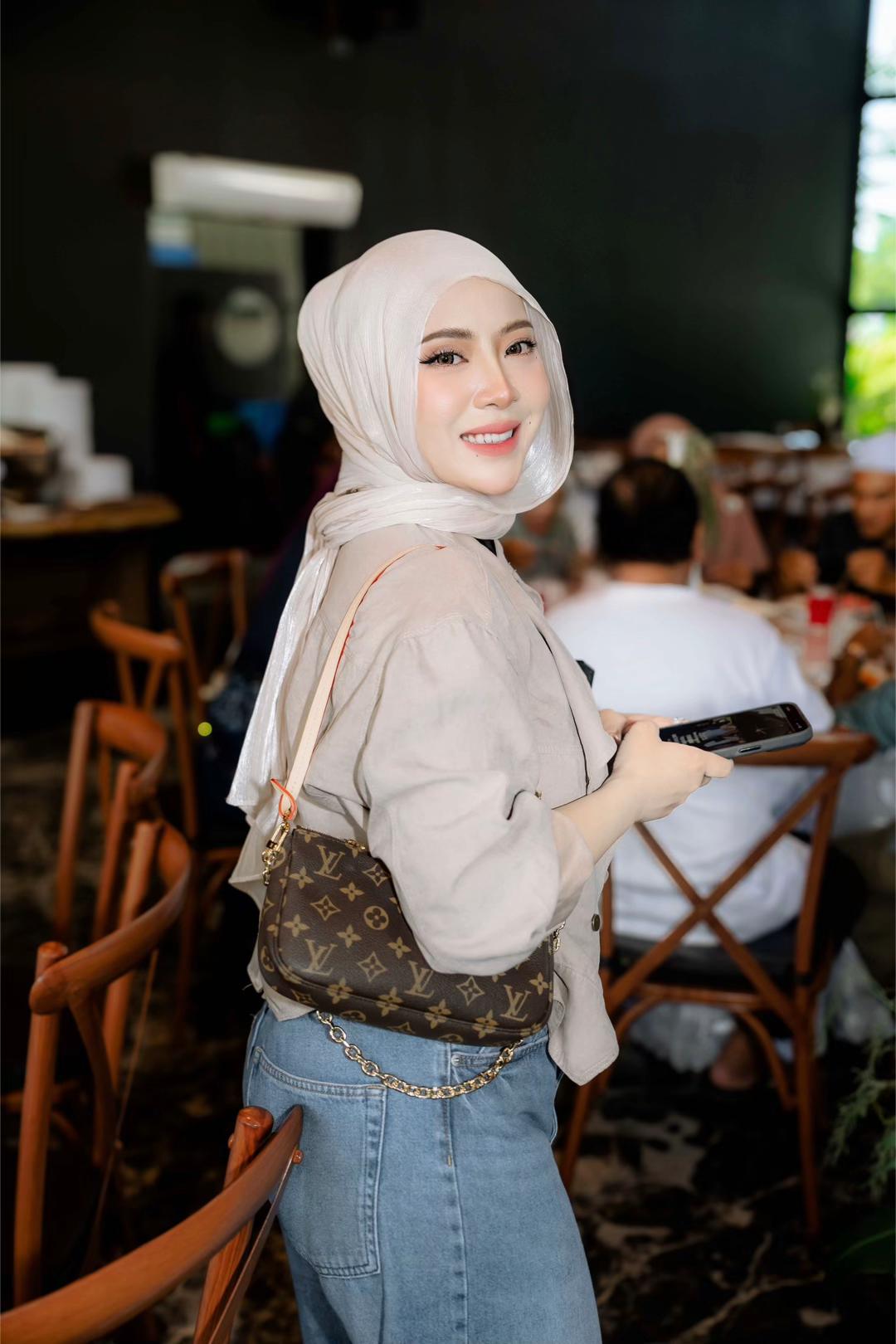 @Farahin Rukman