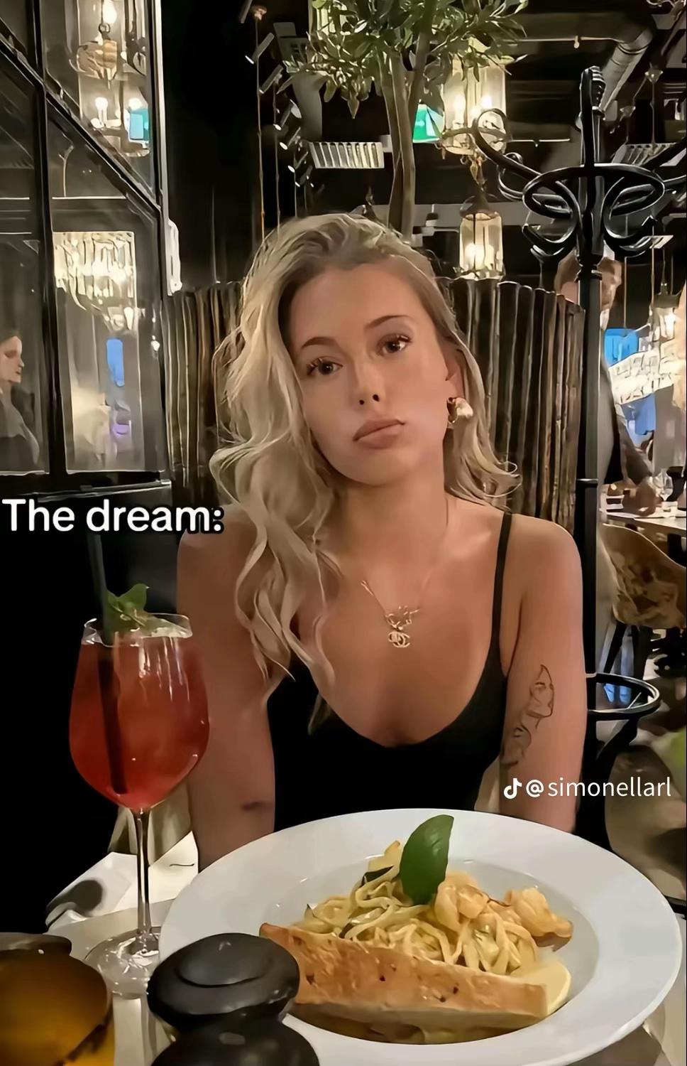 @Nicolevonreal
