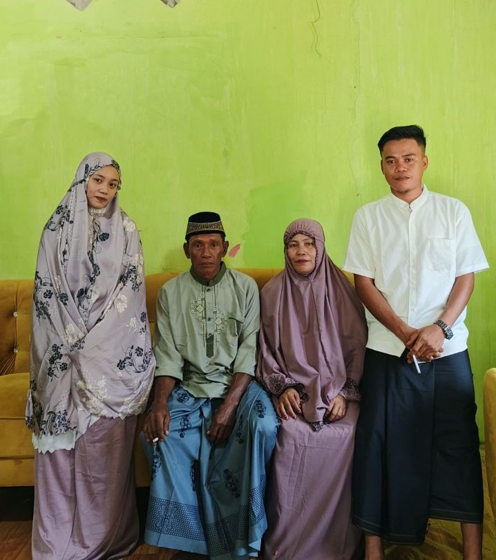 @Akun palsu