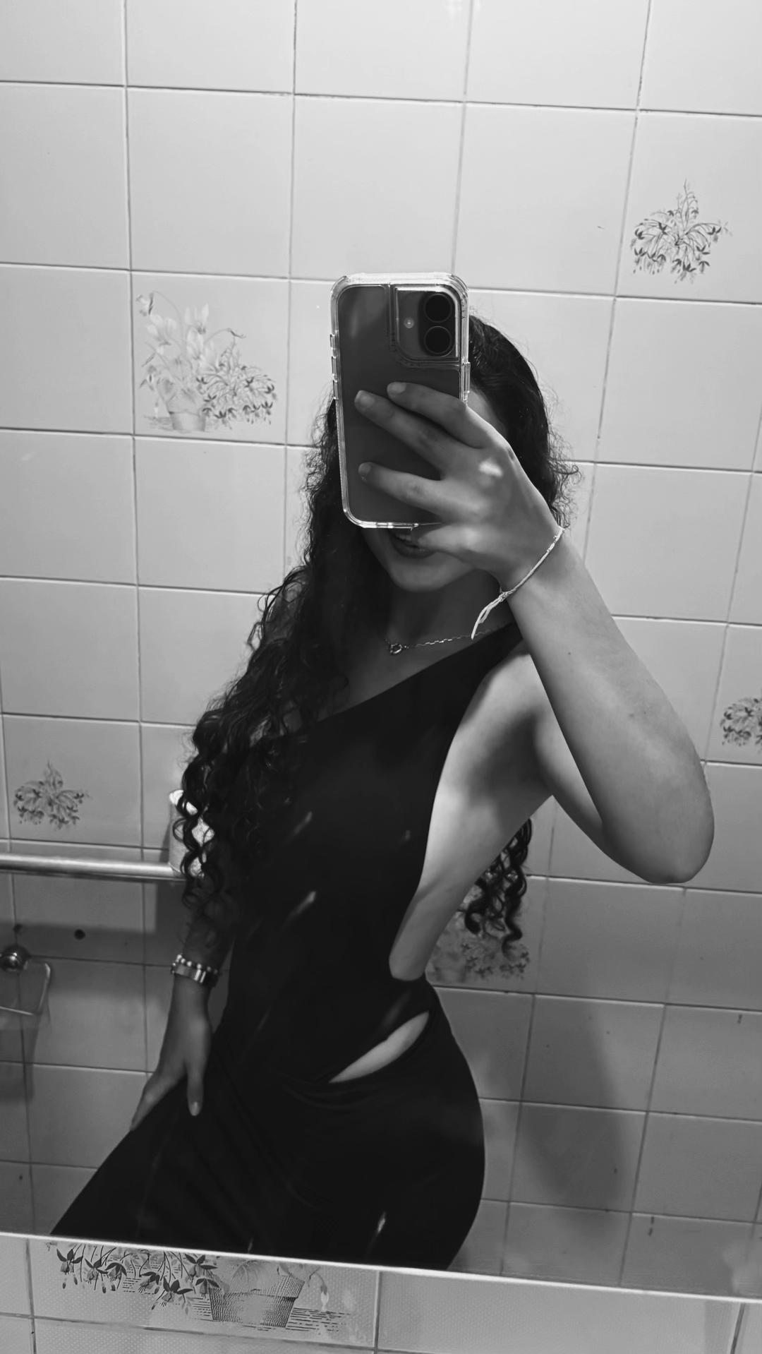 @Isadora.