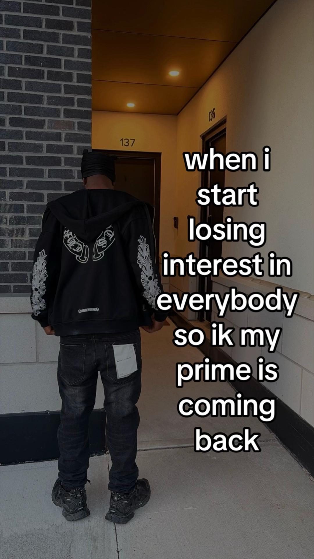 @🏄&zwj;♂️