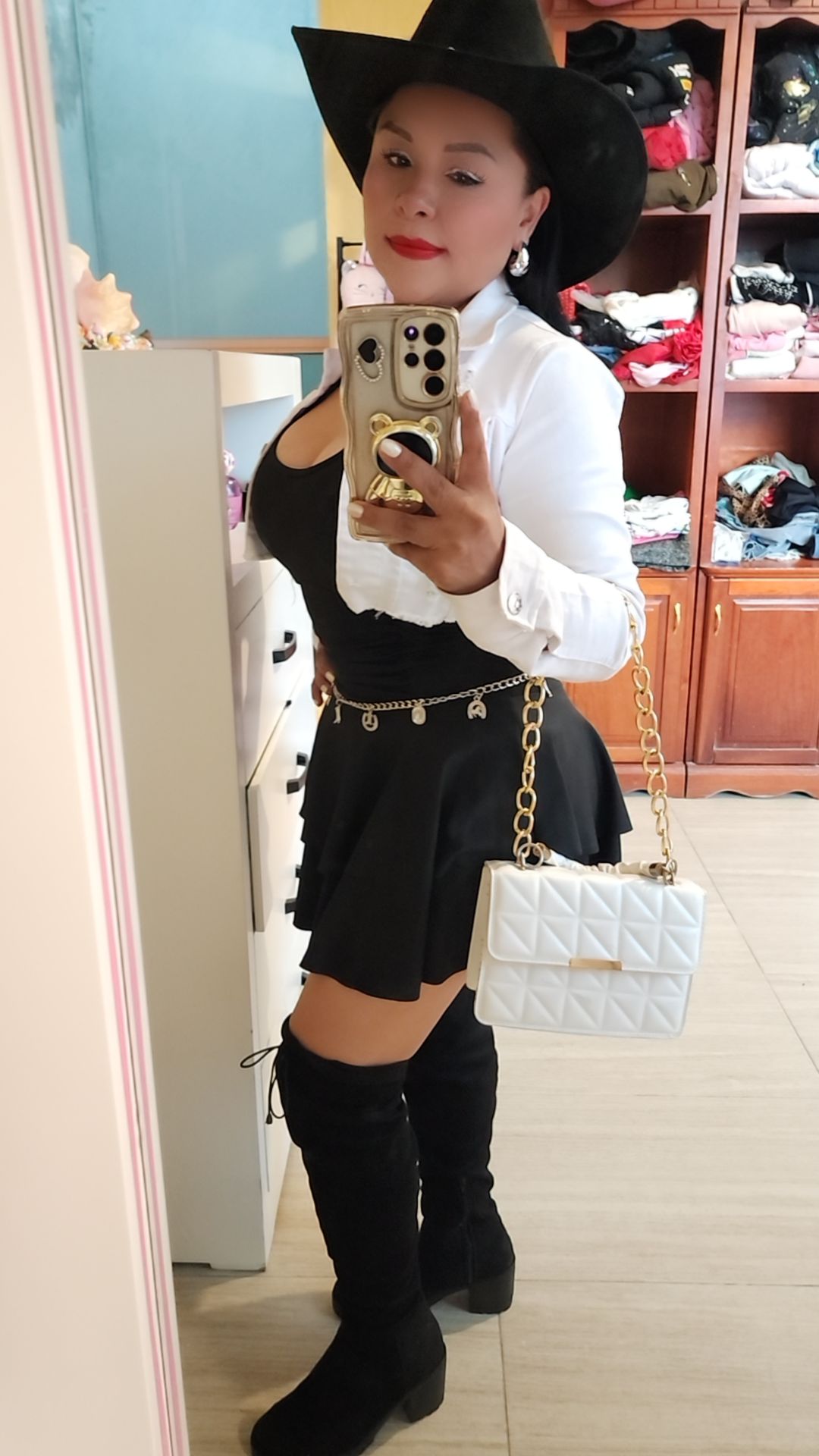 @LUCERO222