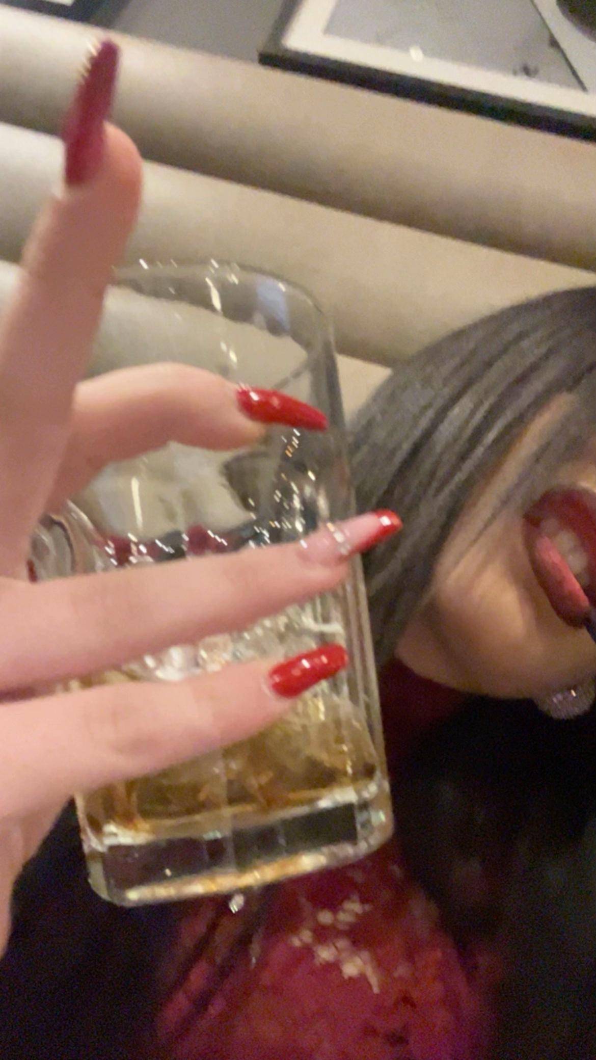 @😈