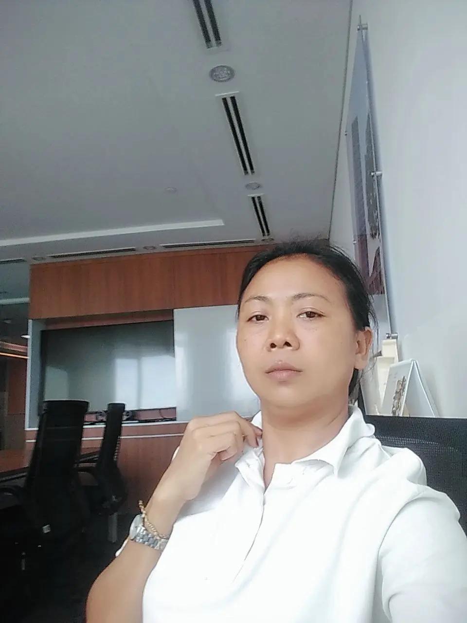 @ឡាញ់ សារុំ