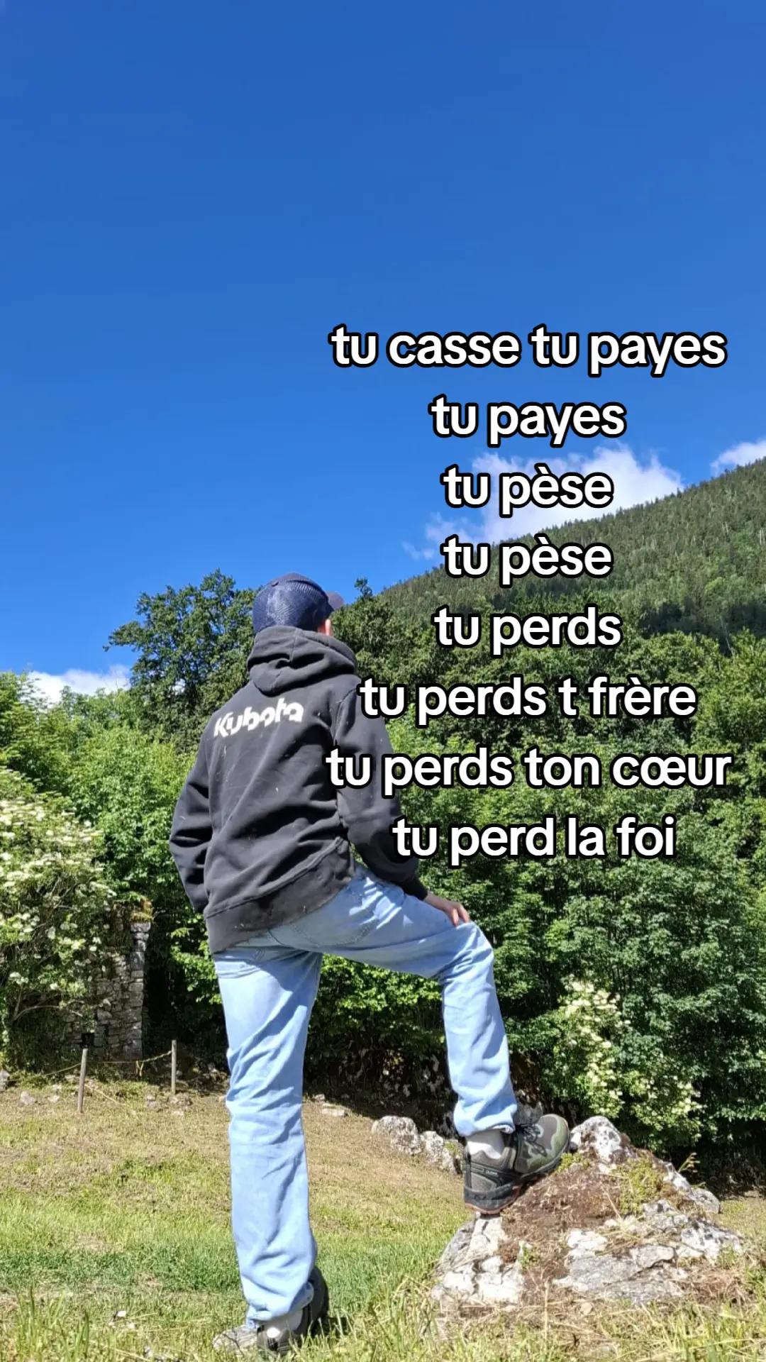 @⃟