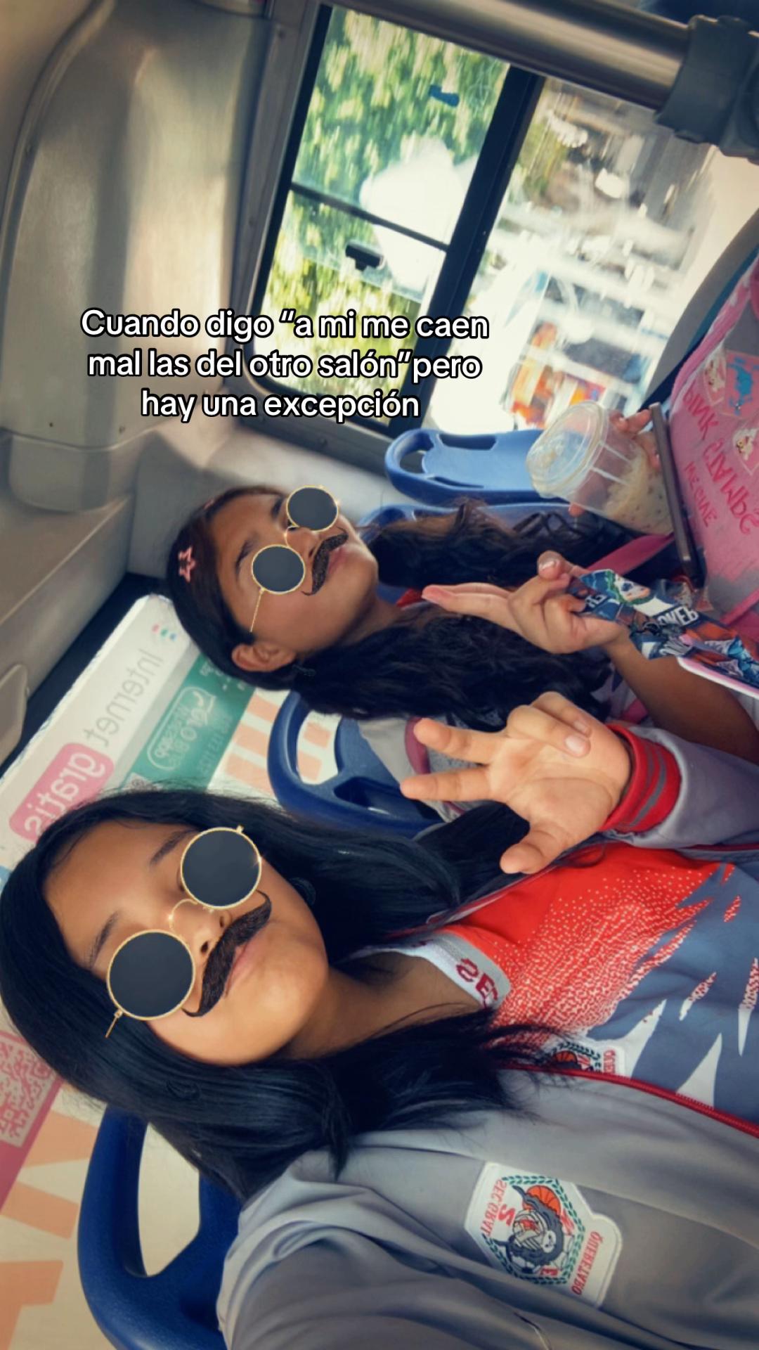 @Elvia:)