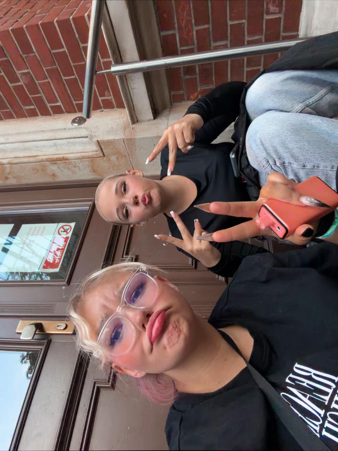 @Deutsche mit Herz🖤🤍❤️
