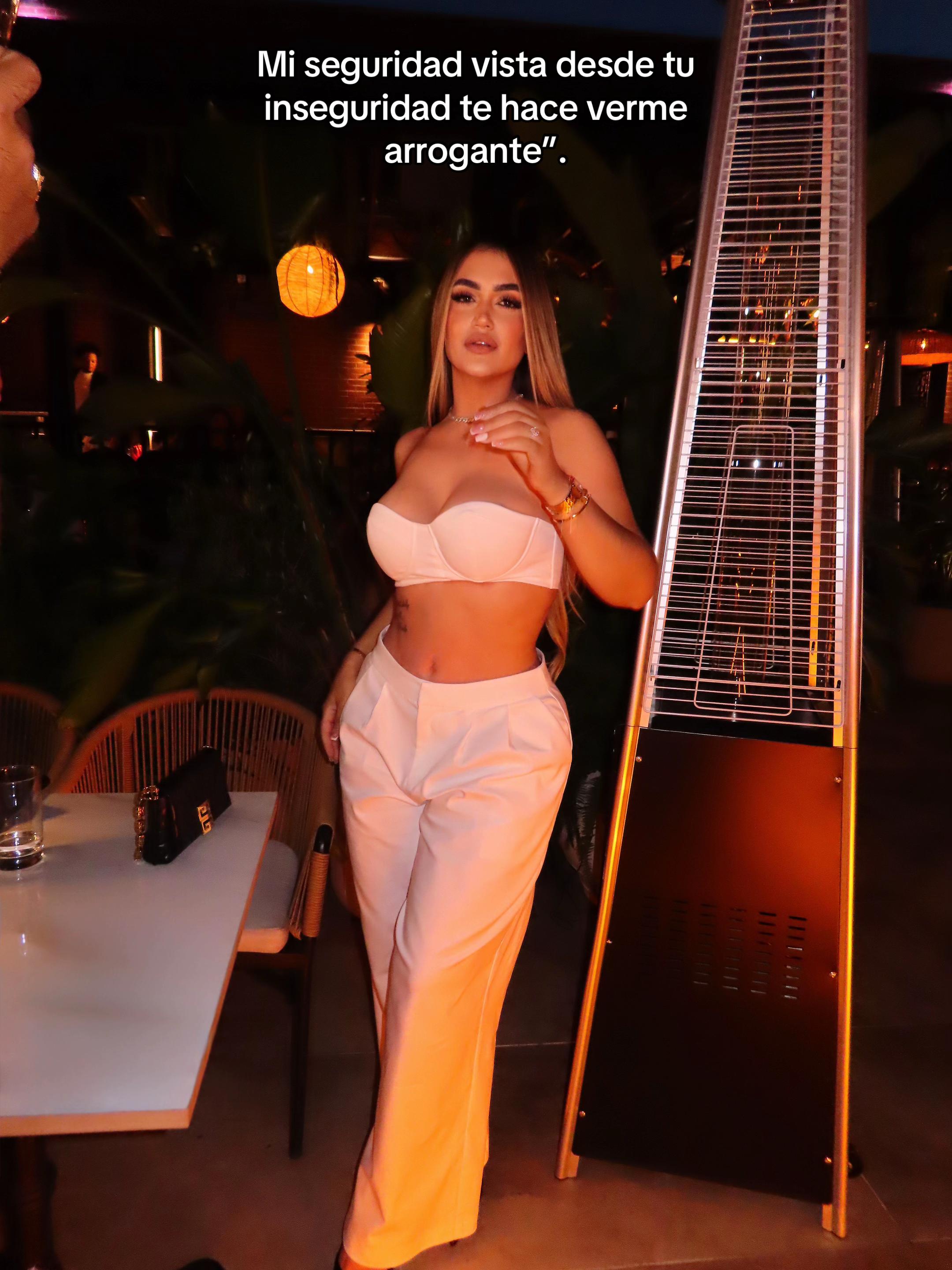 @anabella
