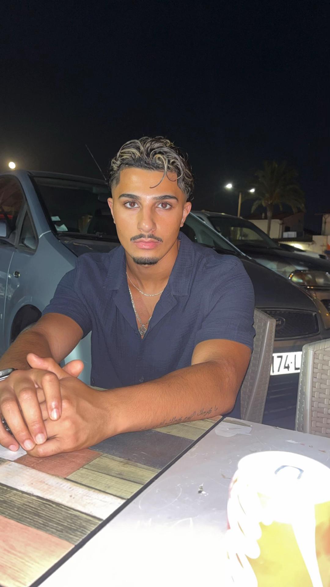 @Husseinoo