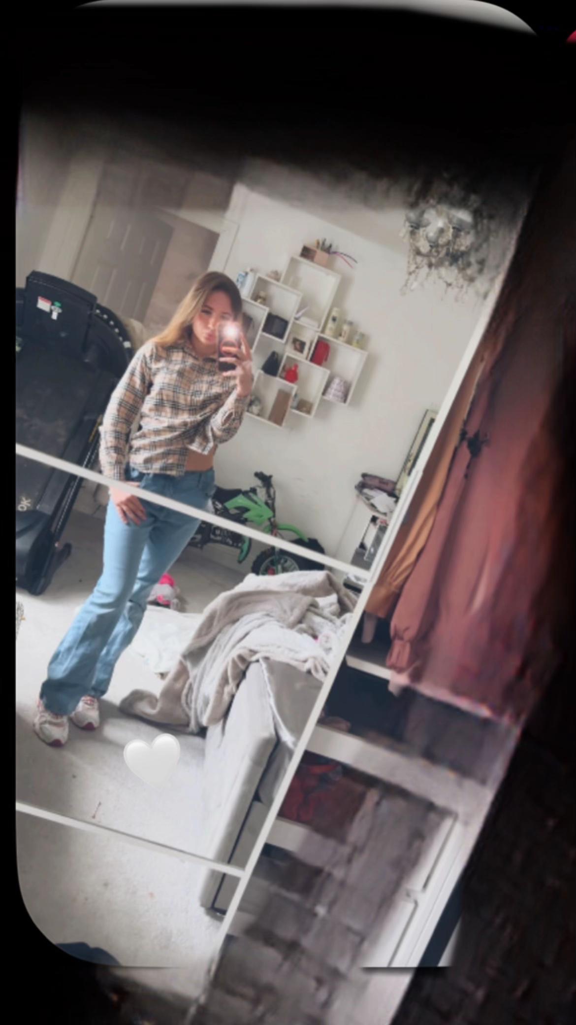 @𝐸𝓂𝒾𝓁𝒾𝒶 𝒮𝒶𝒾𝒸𝒶𝓃𝑒