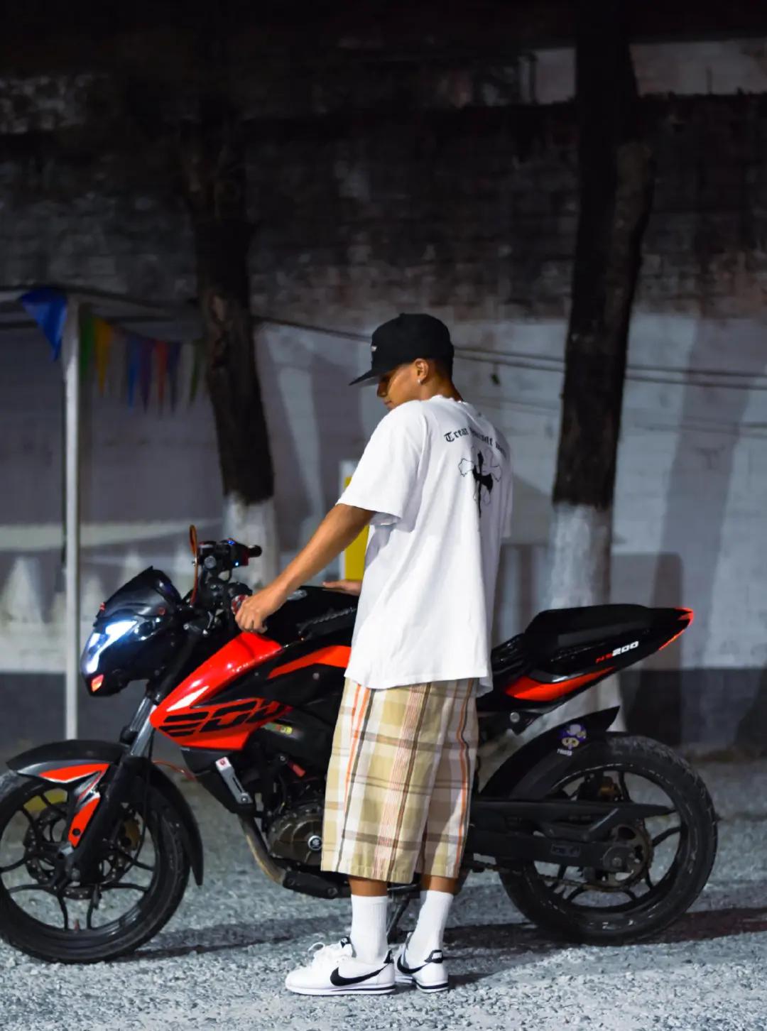 @𝐓𝐨𝐧𝐲 81