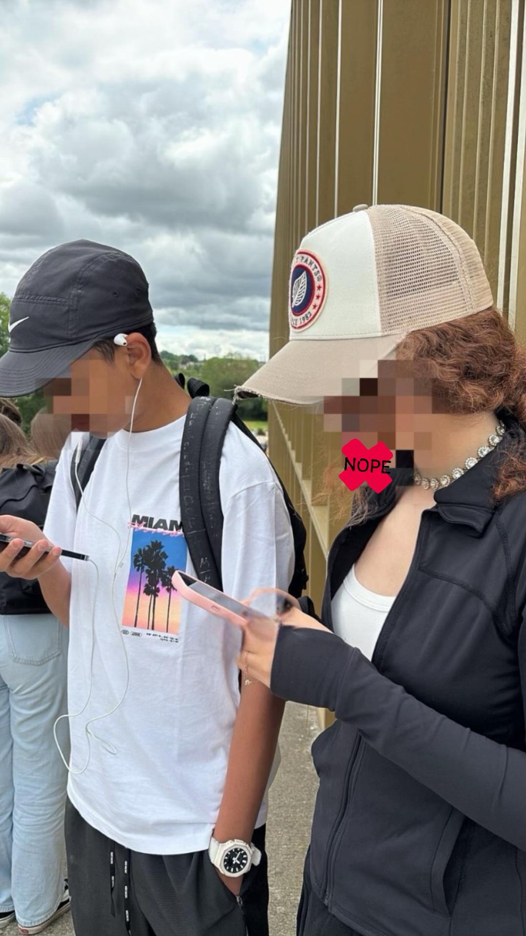 @𝐚𝐳𝐫𝐚