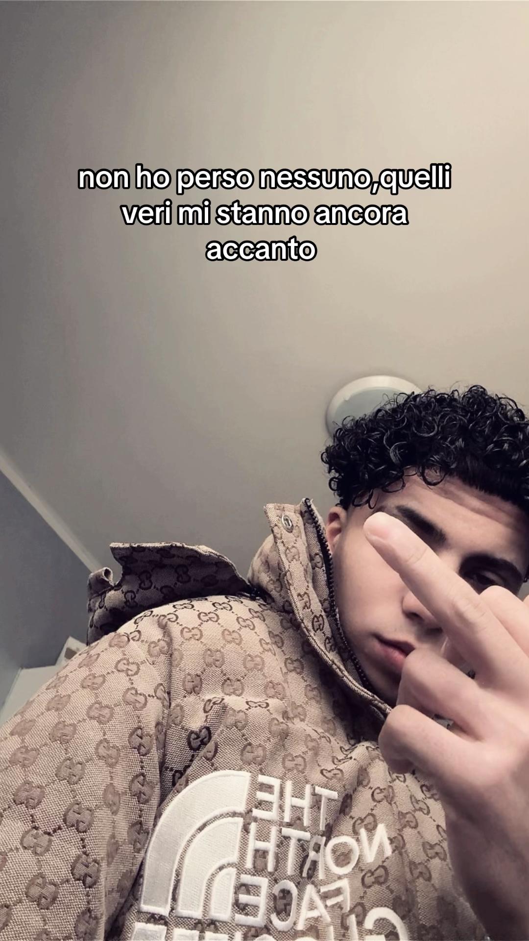 @🦈