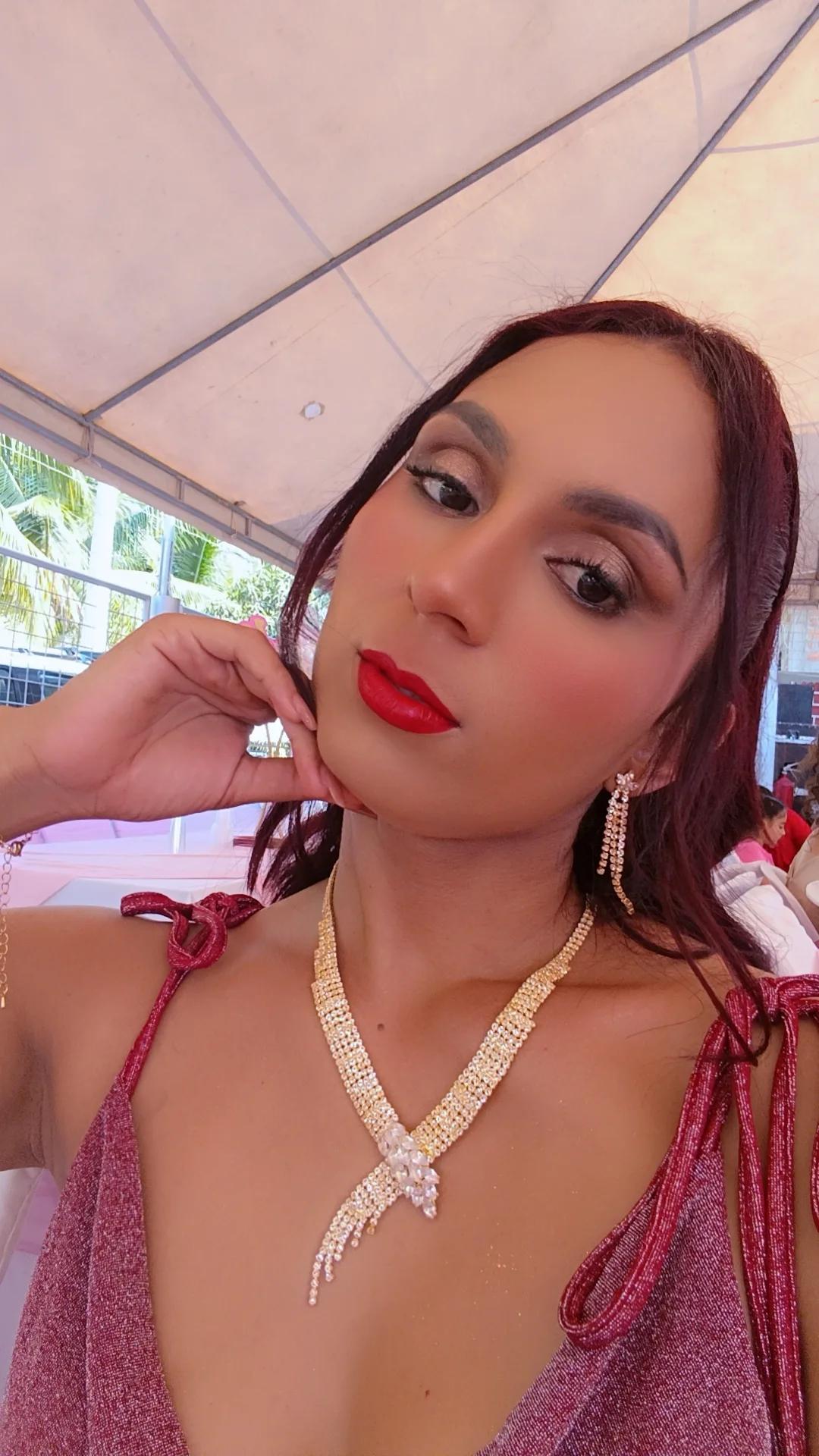 @María Teresa