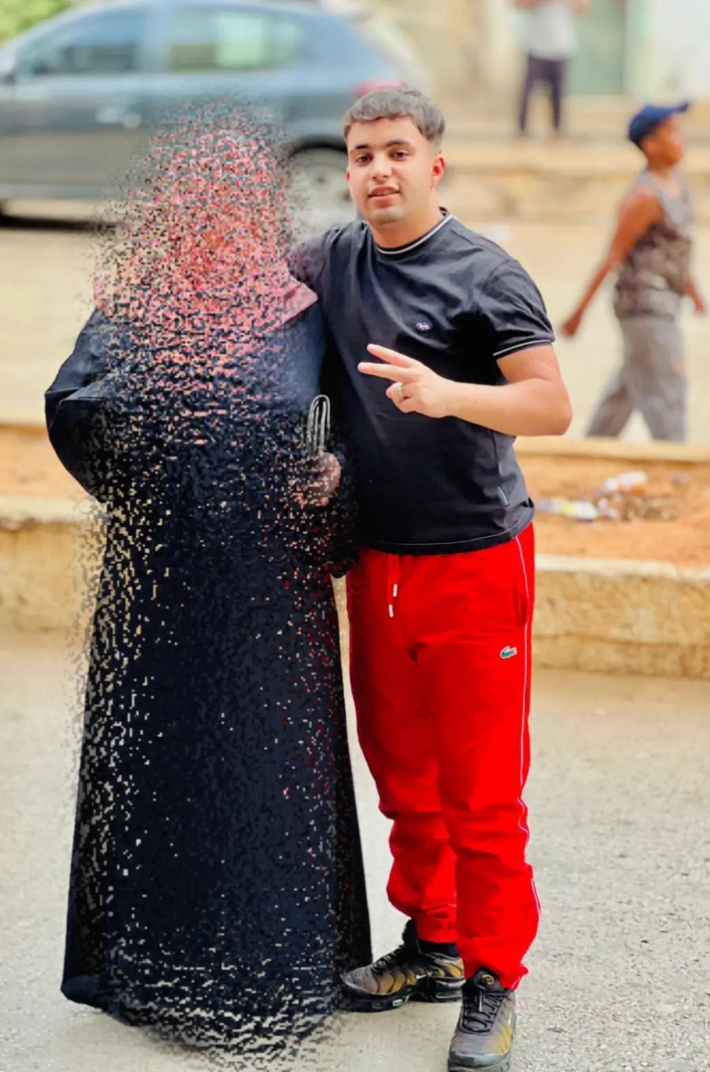 @c'est Lé pãtrõn๐๐ฆ
๐