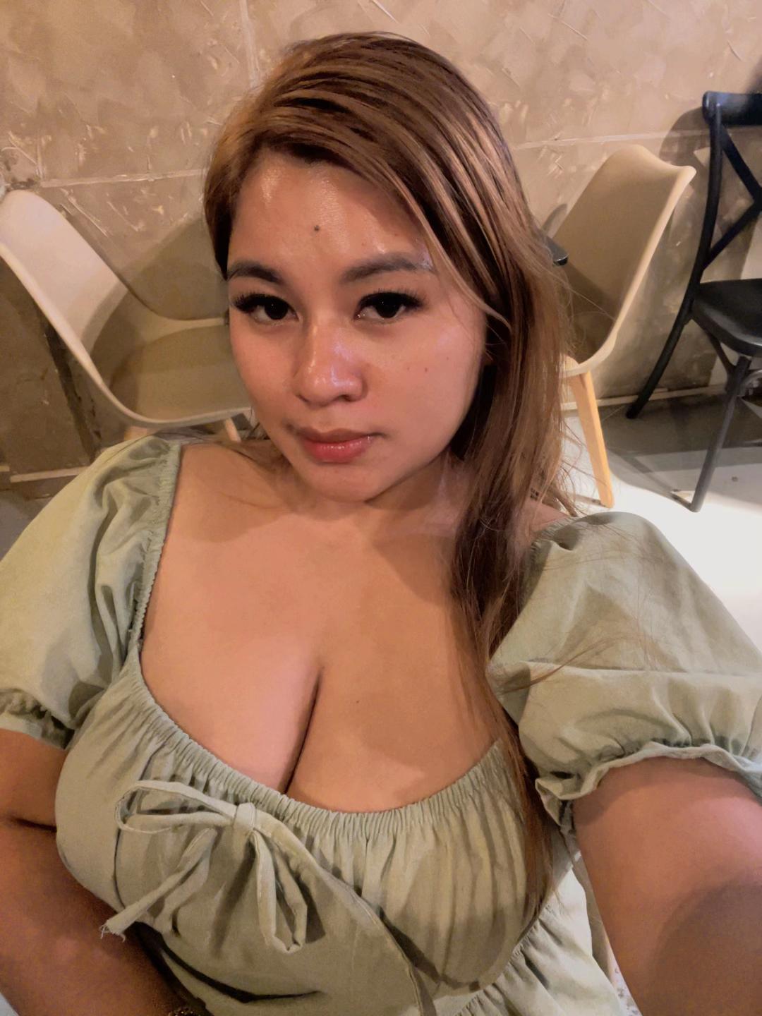 @cleavage mom