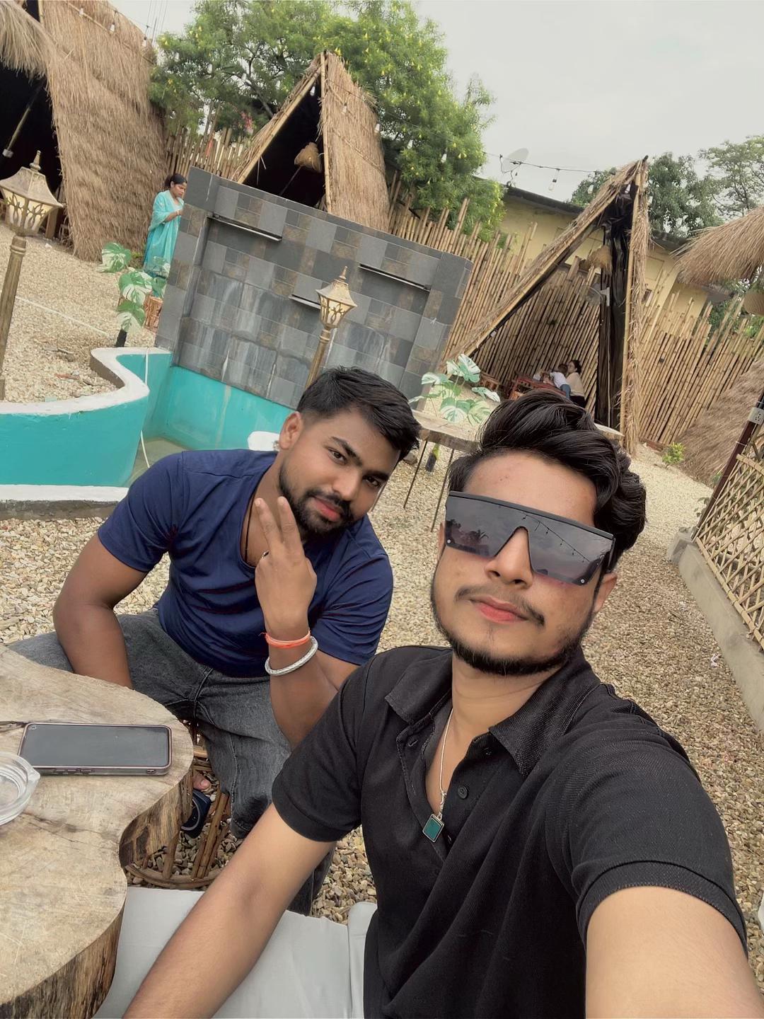 @Ñîkhił Gùptã😙🤘🔥😎