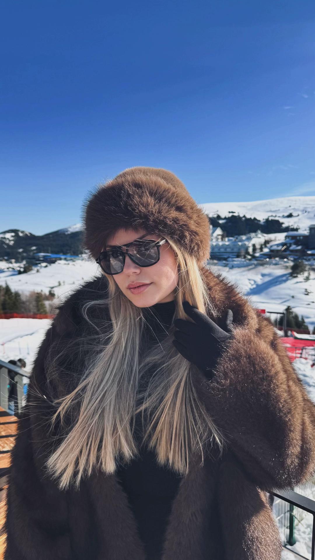@nazlısude