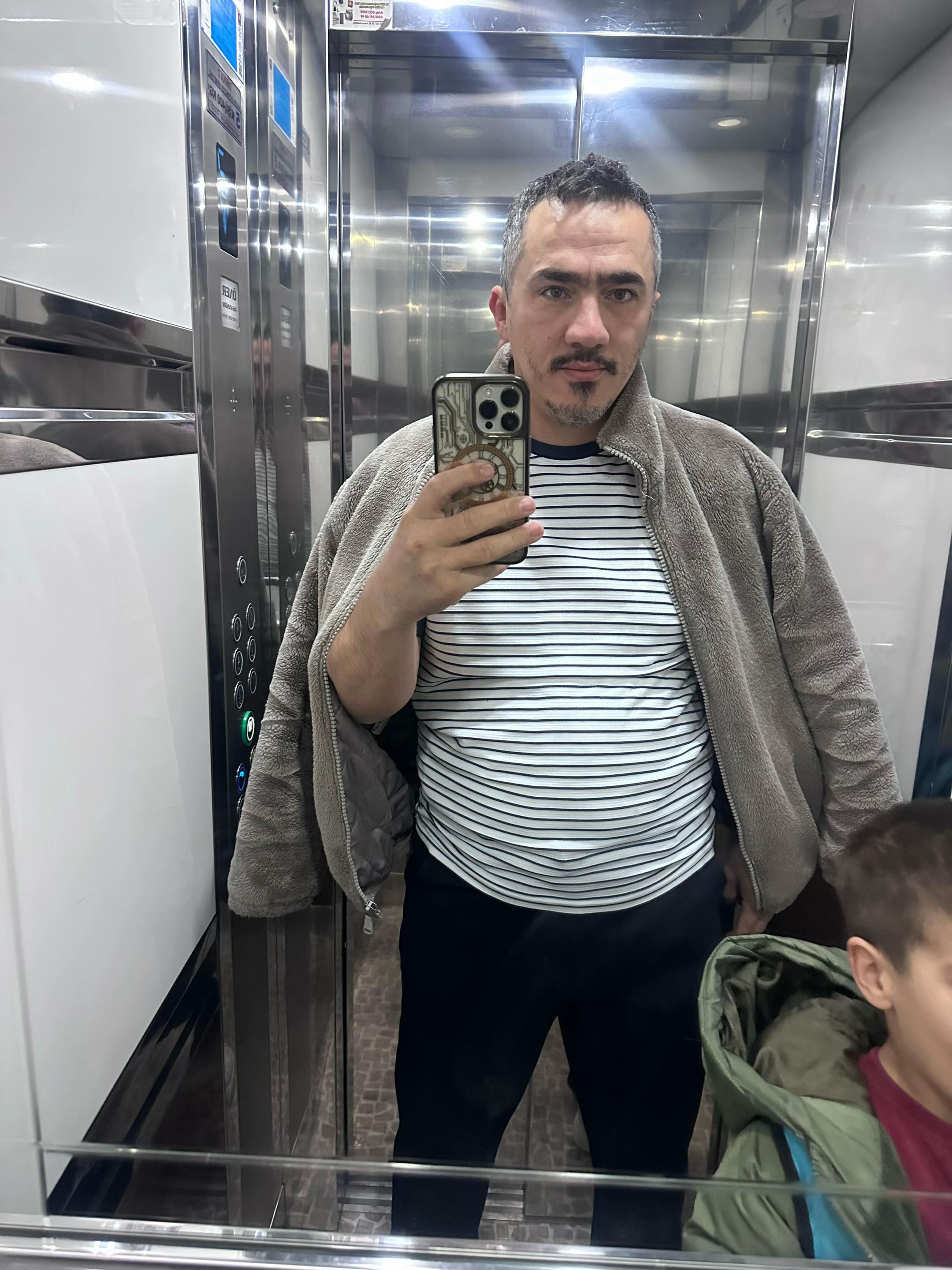 @&Ouml;zkan Top&ccedil;u
