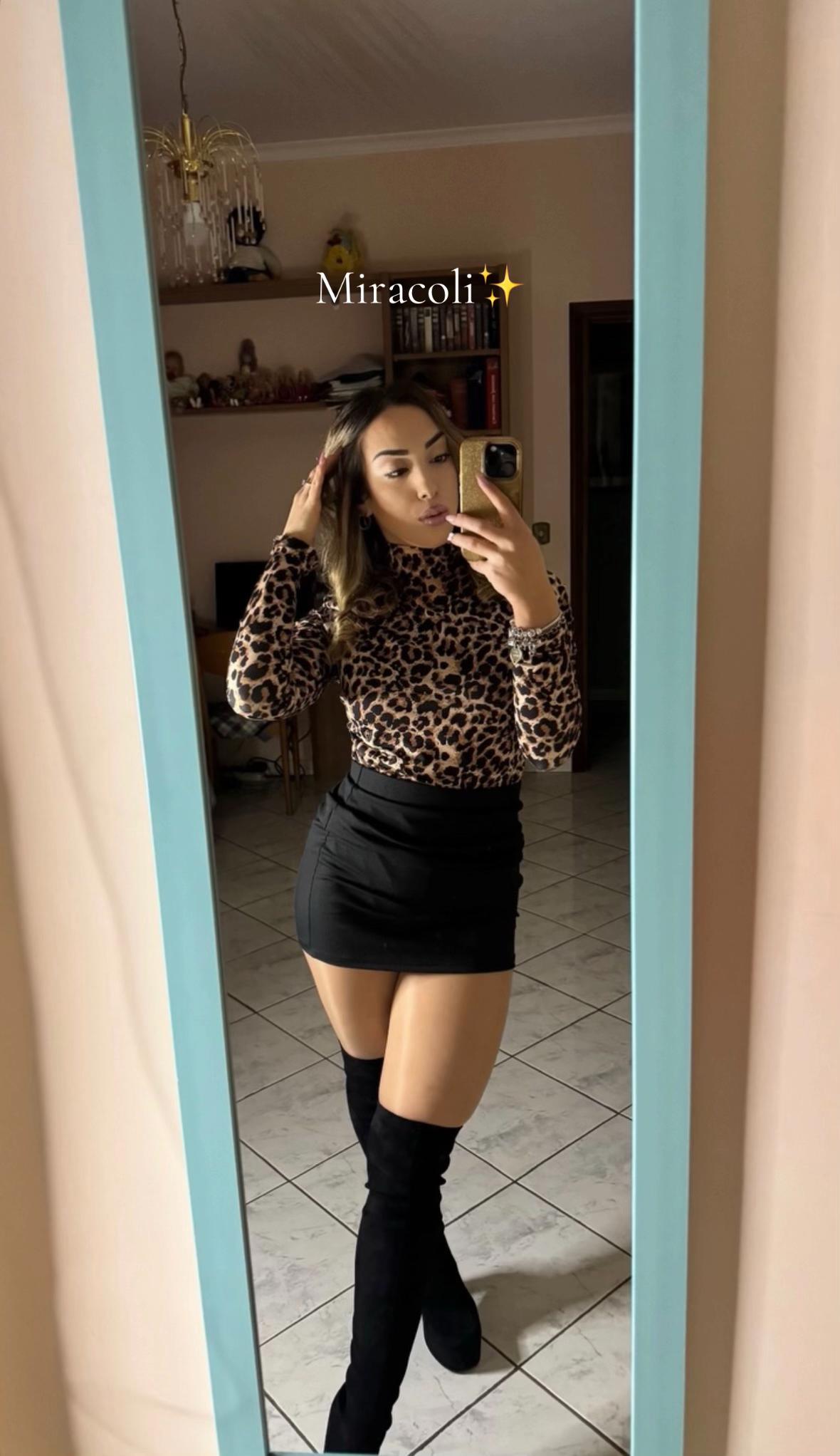 @desireemelone