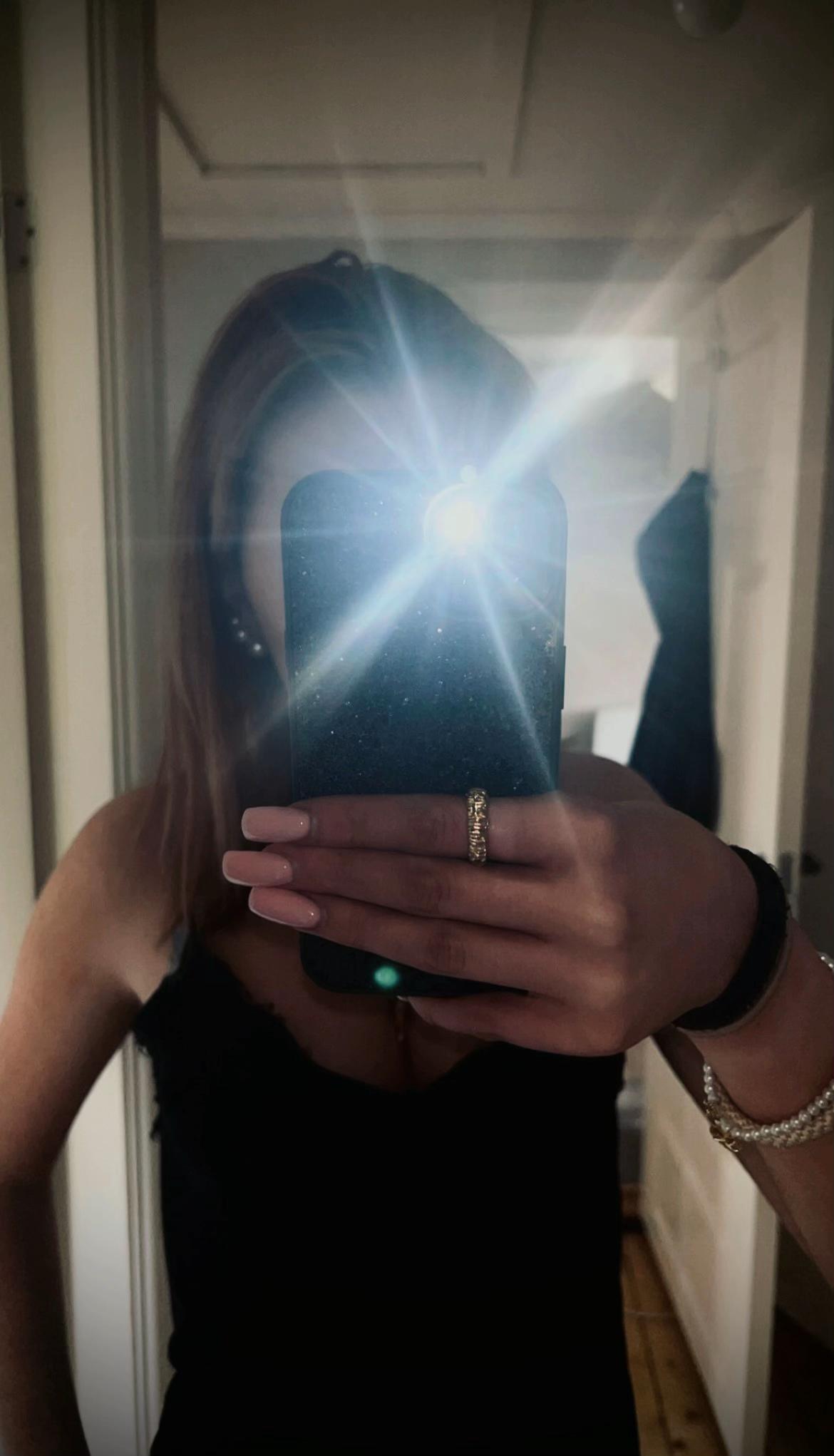@ℒℴ𝓋𝒶 𝒻𝓇ℯ𝒹𝓈𝓀ℴ𝓋