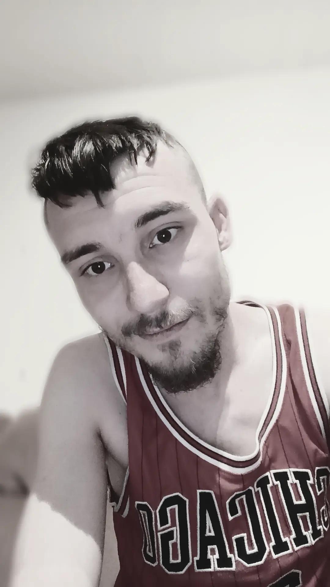 @Henne.TV